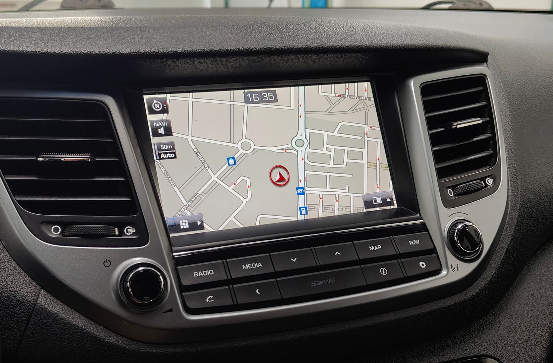 Hyundai Tucson 1.6 GDI BlueDrive 25 Aniversario 4x2 - foto 7