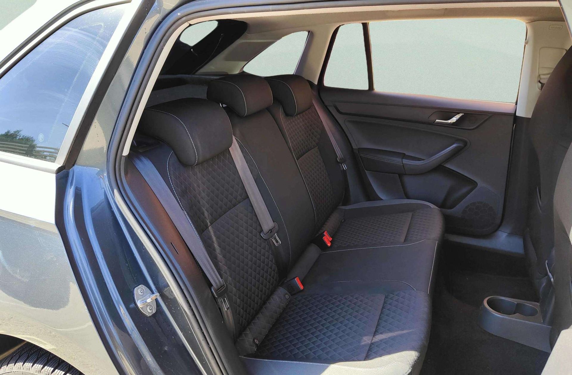 Škoda Spaceback 1.4 TDI CR Like - foto 13
