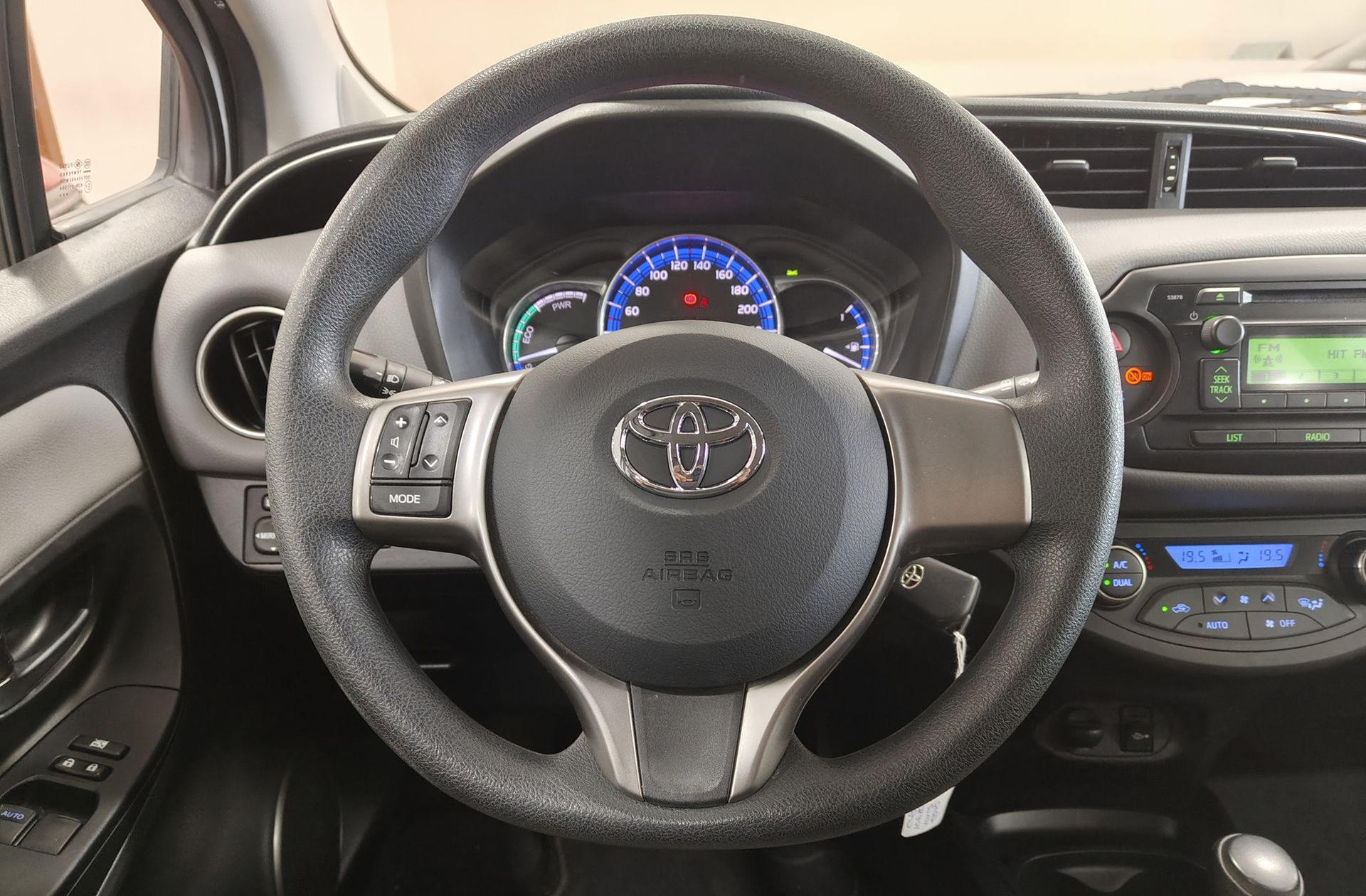 Toyota Yaris 1.5 Hybrid Active - foto 17