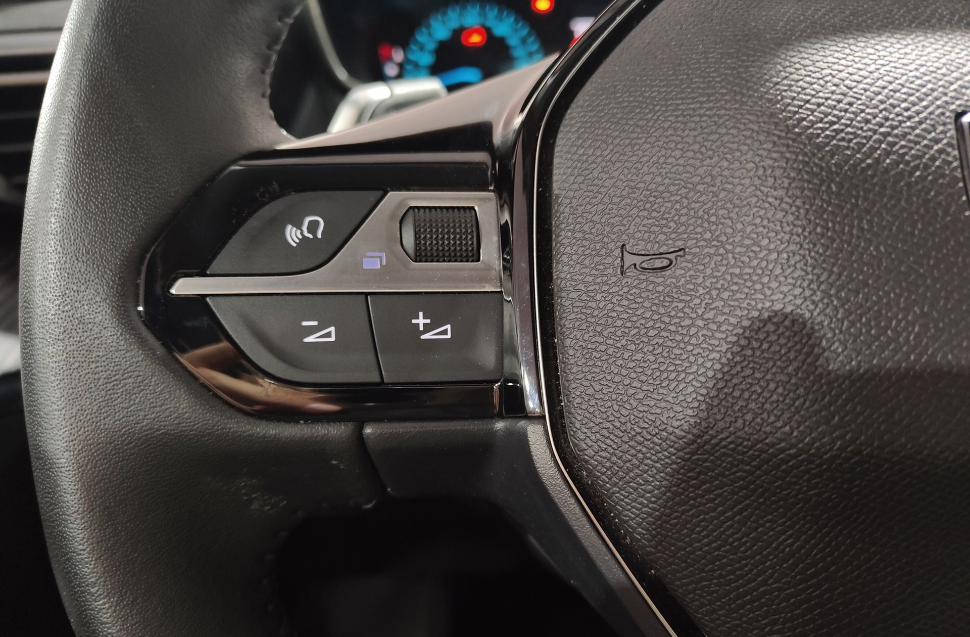 Peugeot 208 Style Hybrid 110 eDCS6 - foto 27