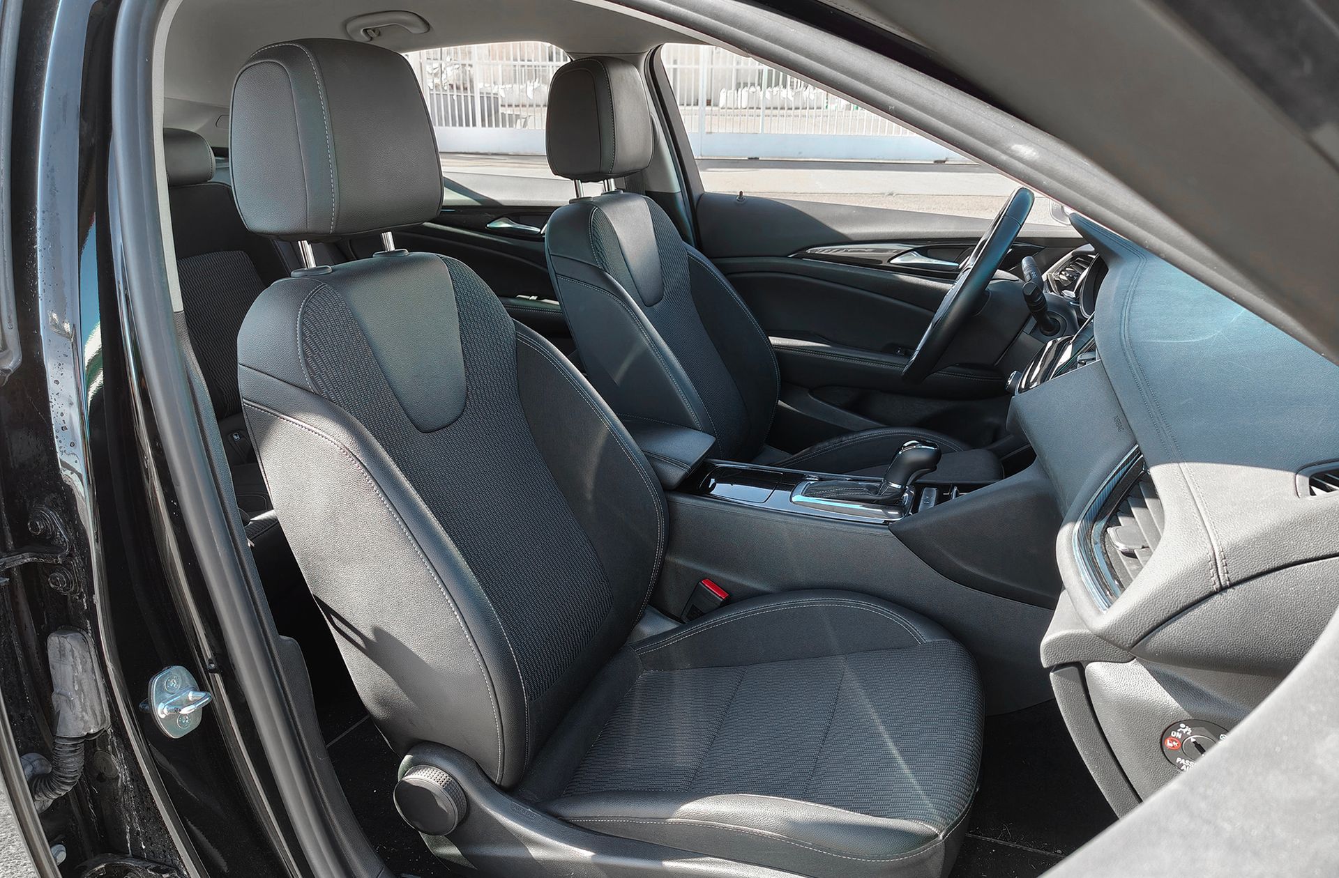 Opel Insignia GS 1.5 Turbo XFT Innovation - foto 19