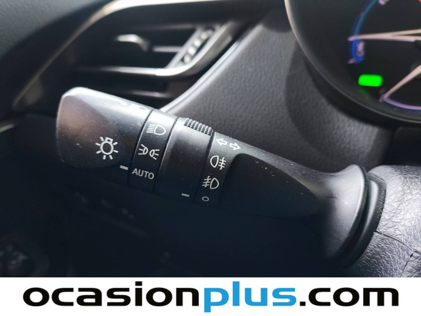 Foto Toyota C-HR Toyota C-HR 1.8 125H Advance (122 CV)