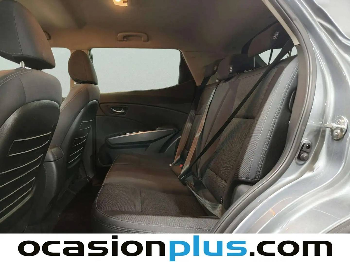 Foto asientos traseros SsangYong Tivoli SsangYong Tivoli G12T Urban Plus (128 CV)