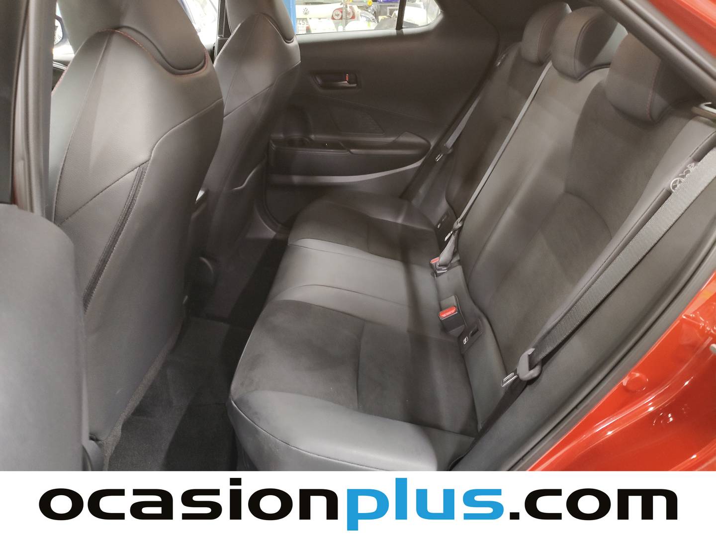Foto asientos traseros Toyota C-HR Toyota C-HR 200H Premiere Edition GR Sport AWD-i (196 CV)