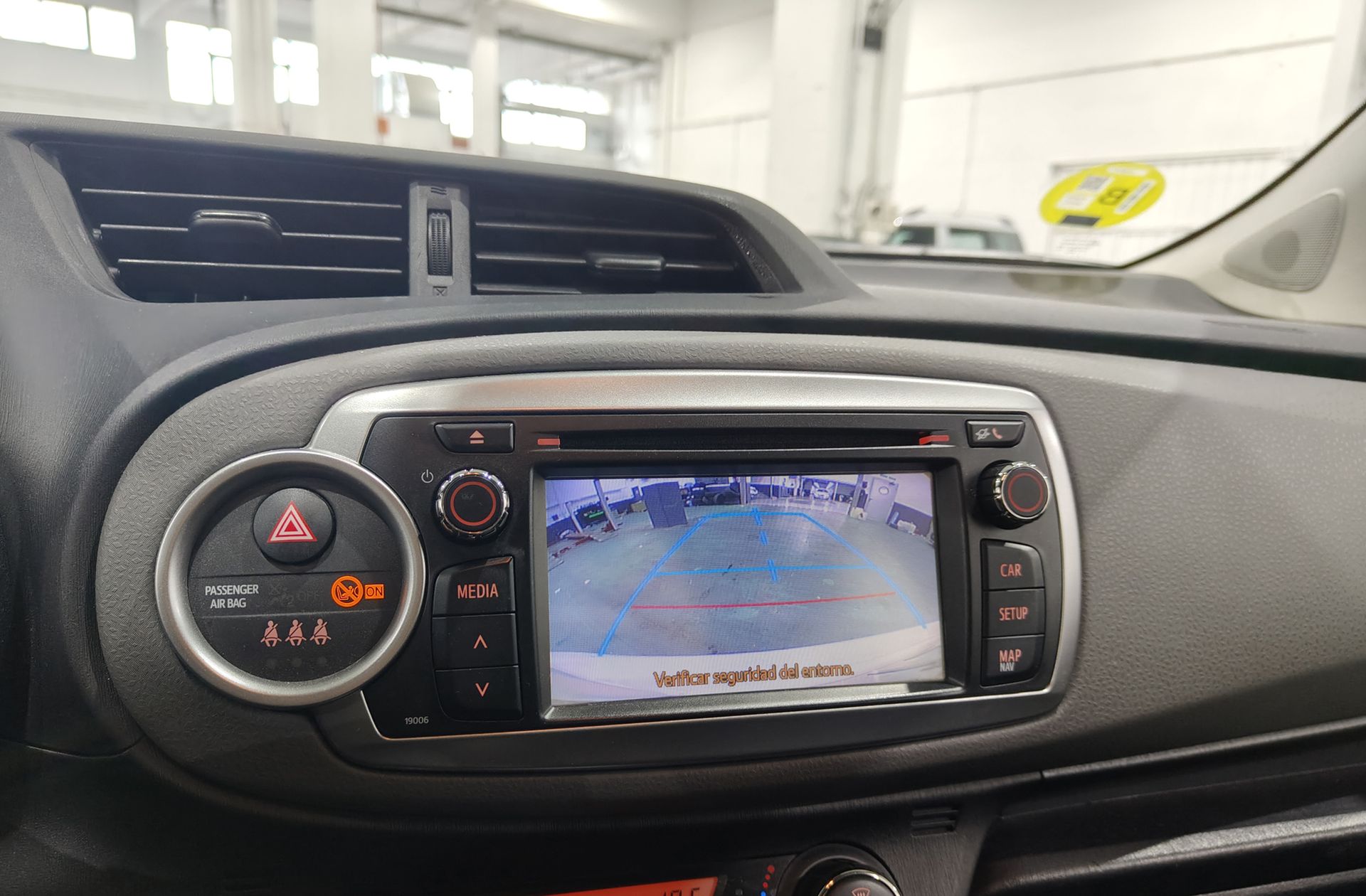 Toyota Yaris 90D Active - foto 7
