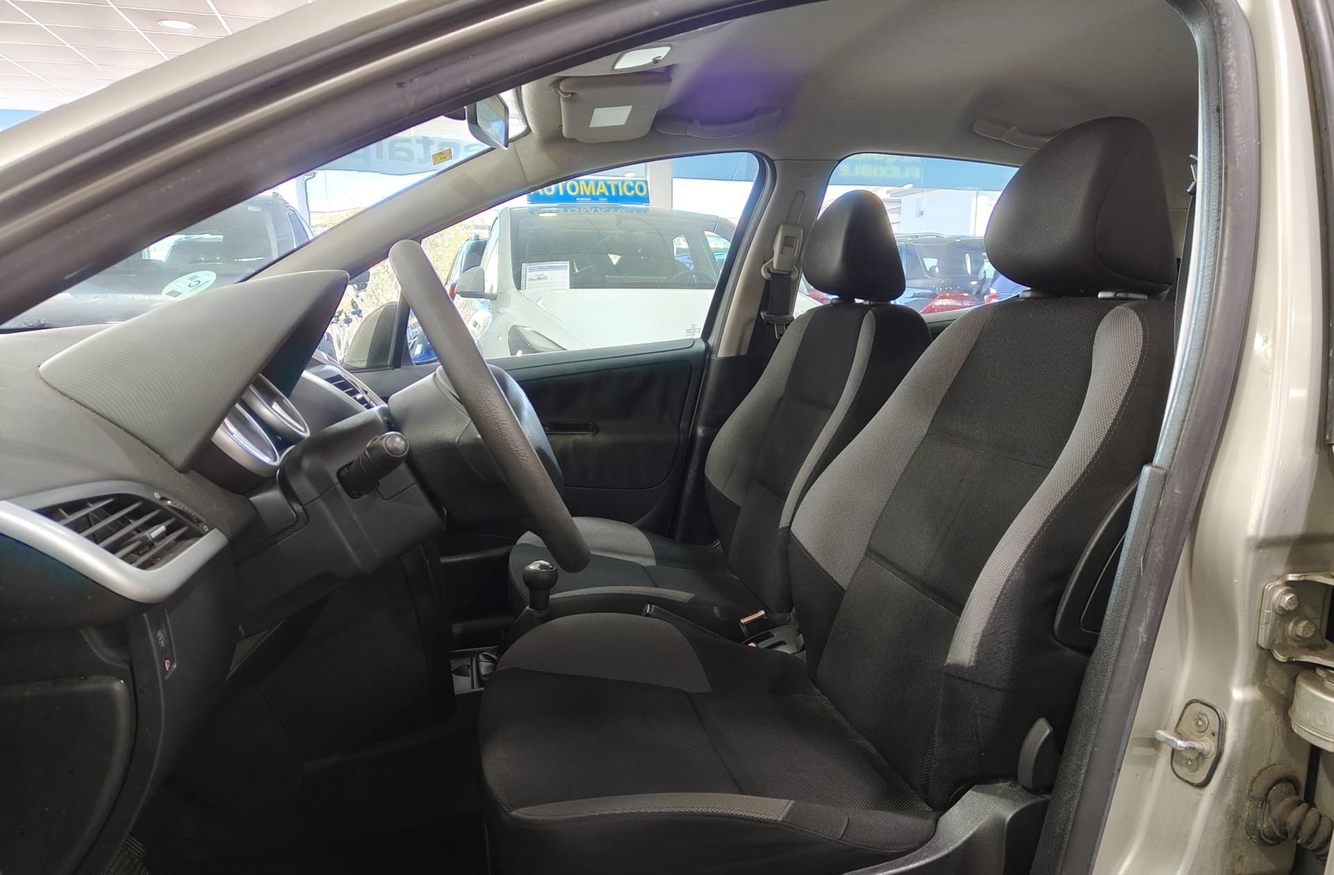 Peugeot 207 1.4 VTi 16v Confort - foto 8