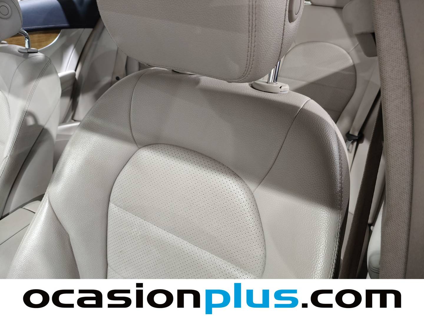 Equipamiento del Mercedes Clase C Mercedes Clase C 220 BlueTEC Sportive Exclusive (170 CV)