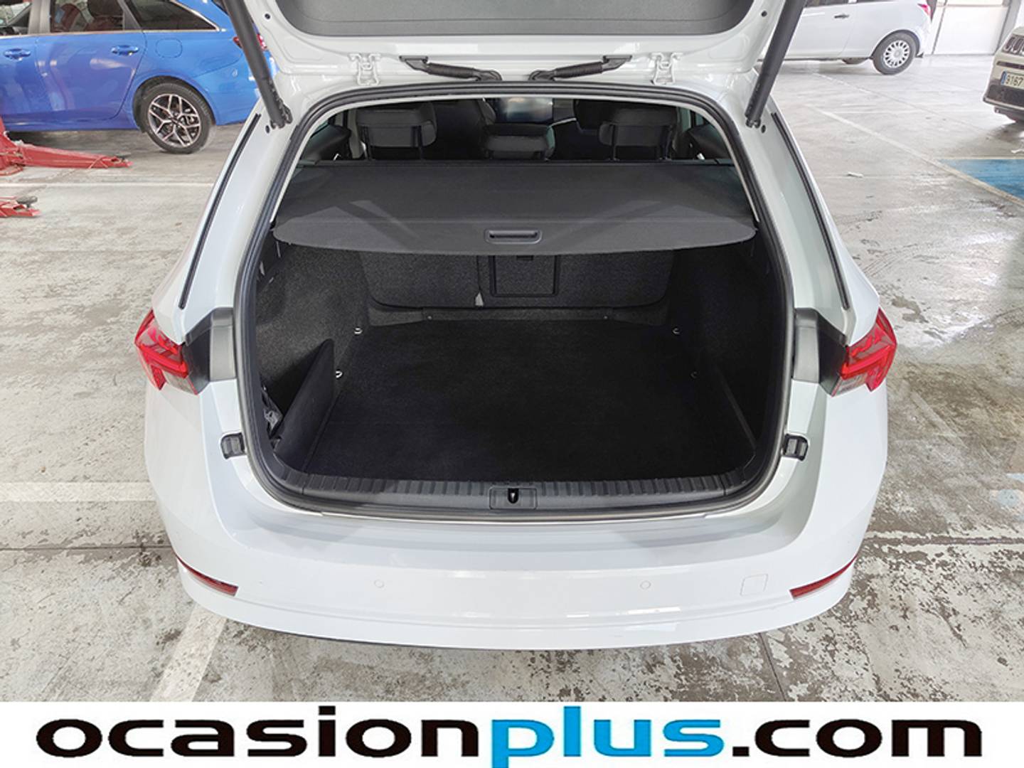 Foto Skoda Octavia Skoda Octavia Combi 1.0 TSI mHEV Ambition DSG (110 CV)