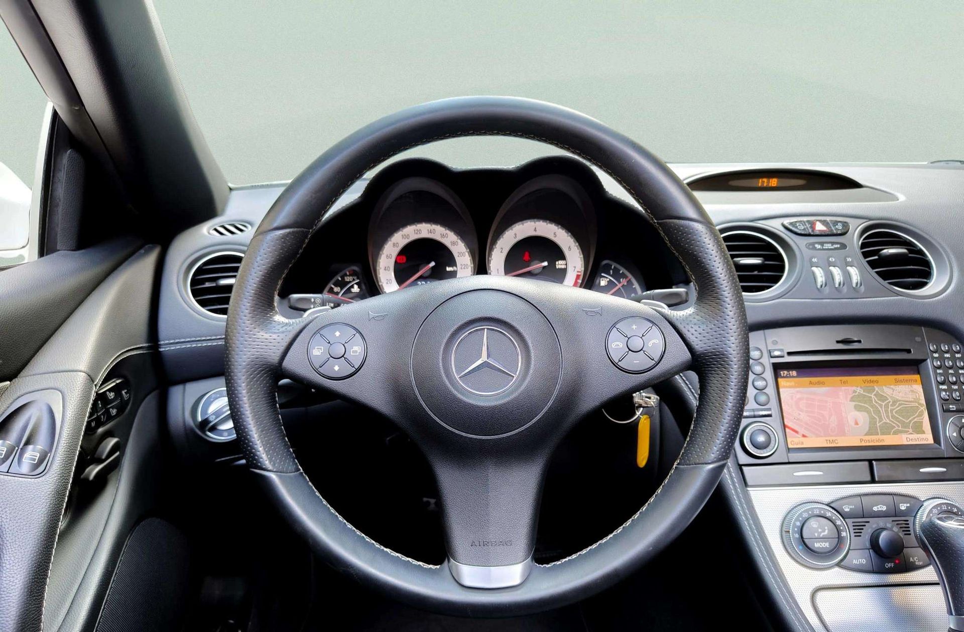 Mercedes-Benz SL 350 - foto 28