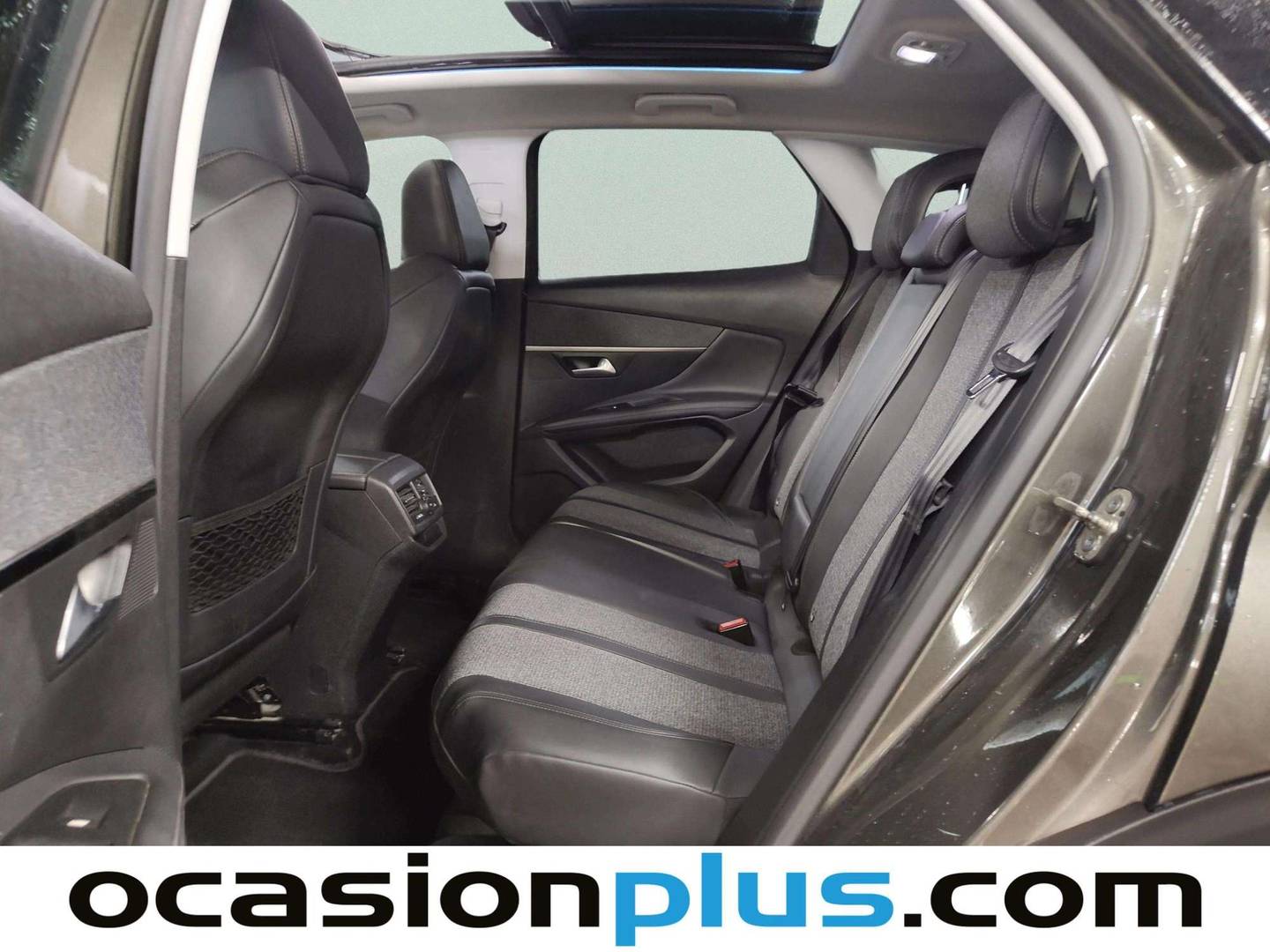 Foto asientos traseros Peugeot 3008 Peugeot 3008 BlueHDI 130 S&S Allure (130 CV)
