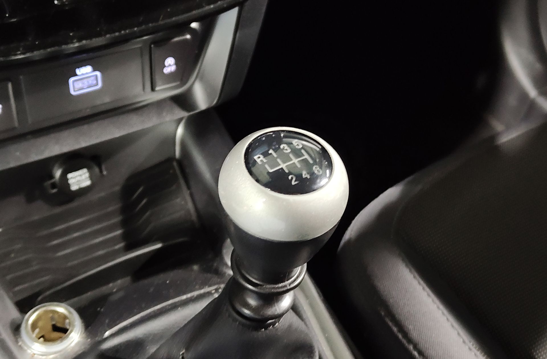 SsangYong Tivoli G12T Urban Plus - foto 5