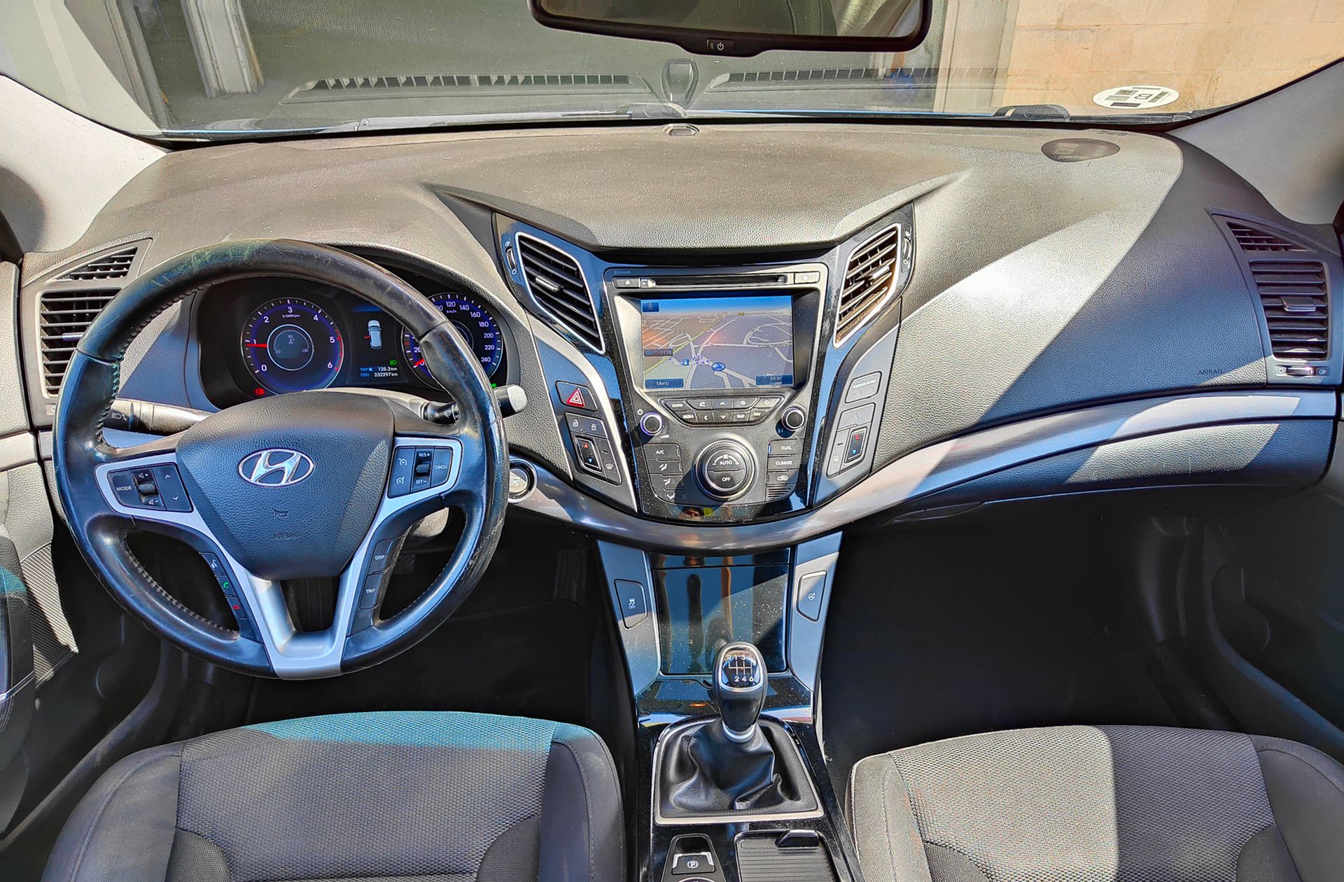 Hyundai i40 CW 1.7 CRDi BlueDrive Tecno Xenon Sky - foto 7