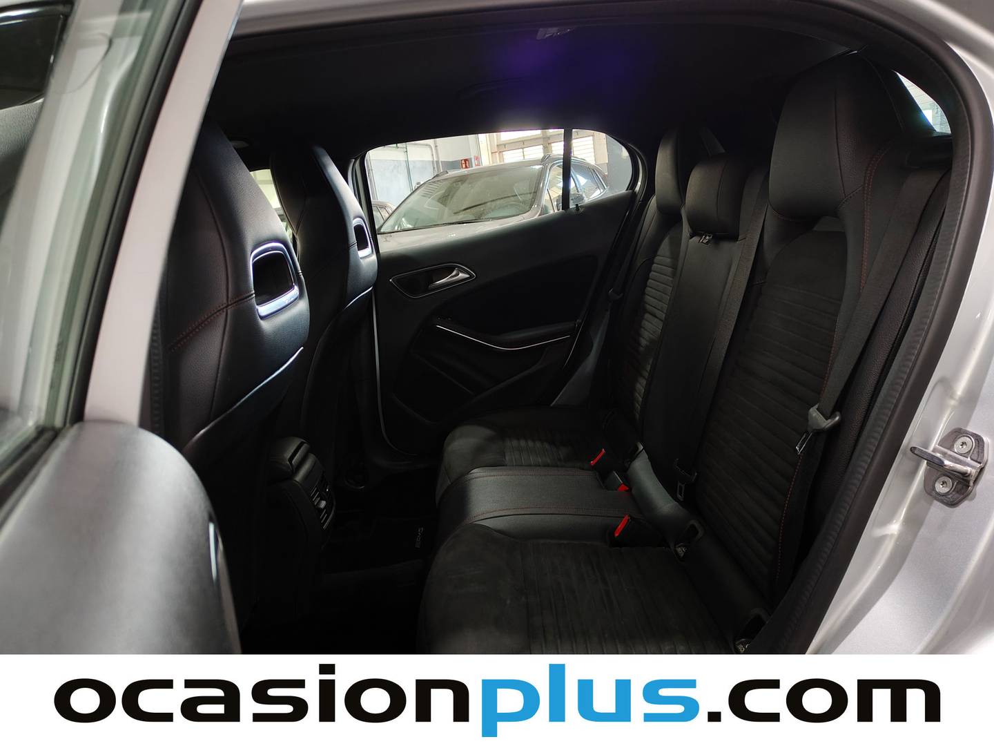Foto asientos traseros Mercedes GLA Mercedes GLA 180 (122 CV) Pack AMG