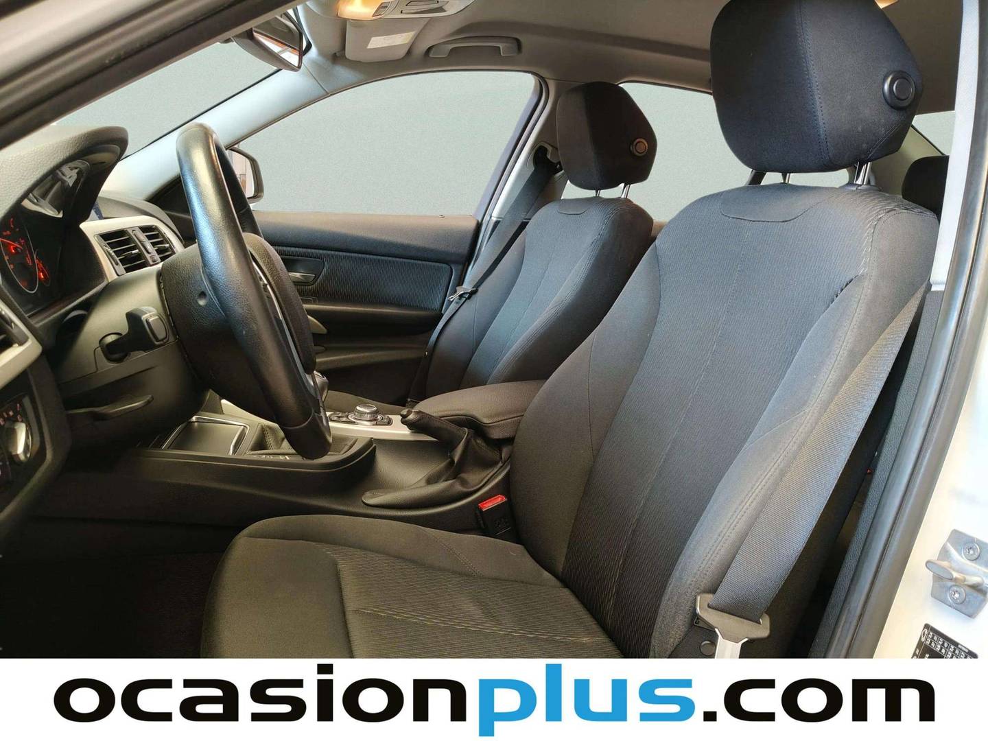 Foto asientos delanteros BMW Serie 3 BMW Serie 3 318d (150 CV)