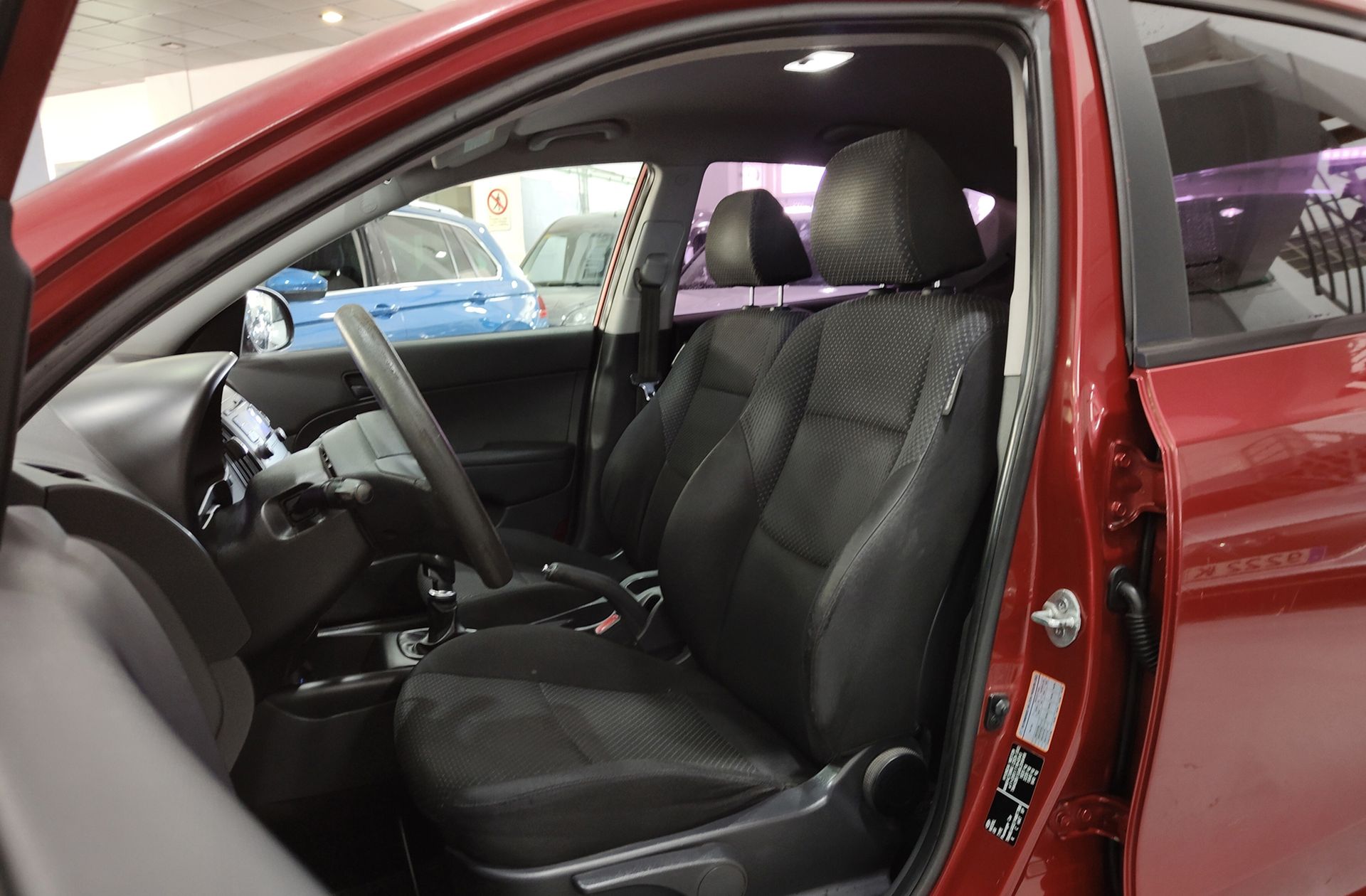 Hyundai i30 1.6 CRDi Comfort GL - foto 8
