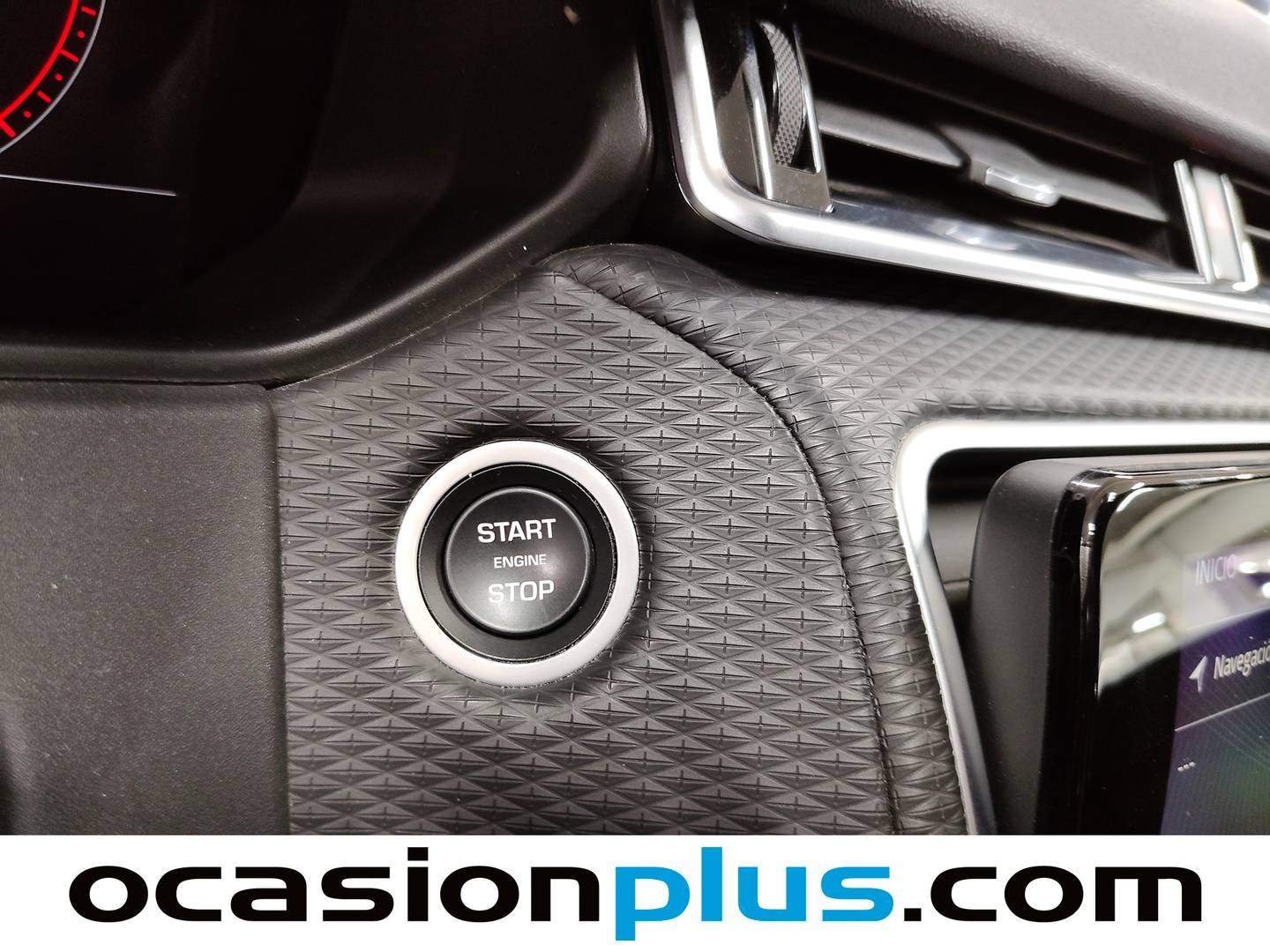 Land Rover Range Rover Velar Land Rover Range Rover Velar D180 R-Dynamic 4WD Auto (180 CV) seminuevo