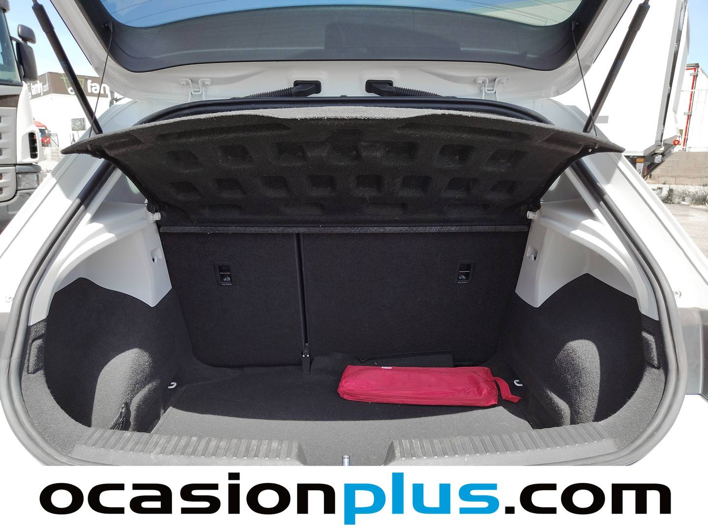 Fotos maletero Seat León Seat León 1.6 TDI S&S Style (115 CV)