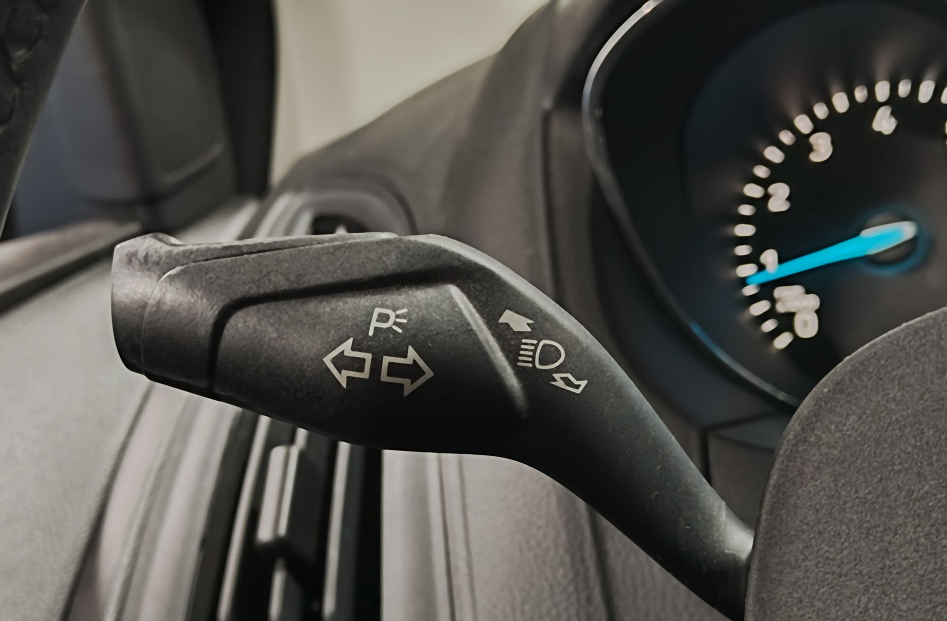 Ford Focus 1.0 EcoBoost Trend+ - foto 19