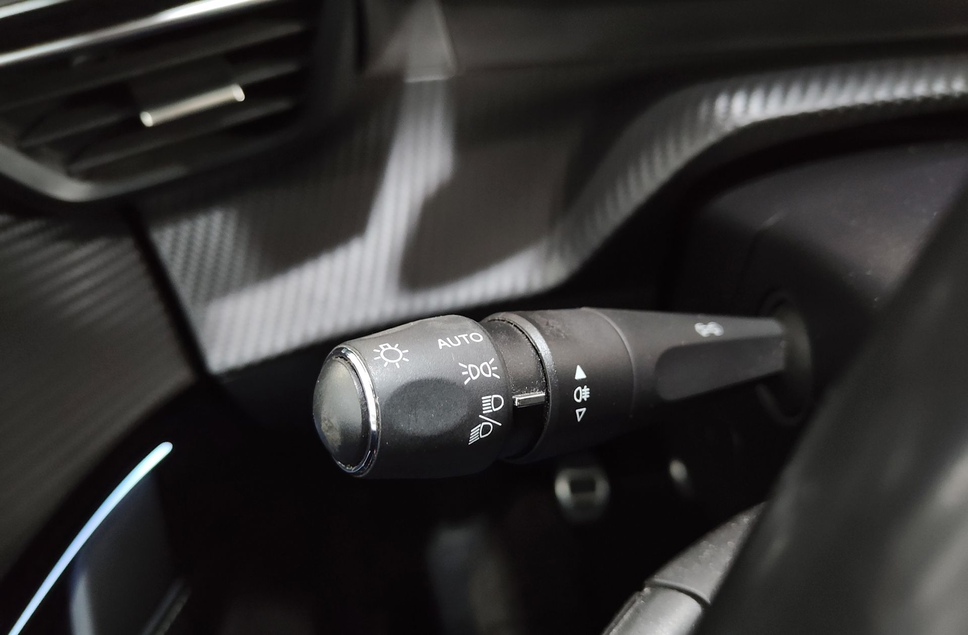 Peugeot 208 PureTech 100 GT - foto 26