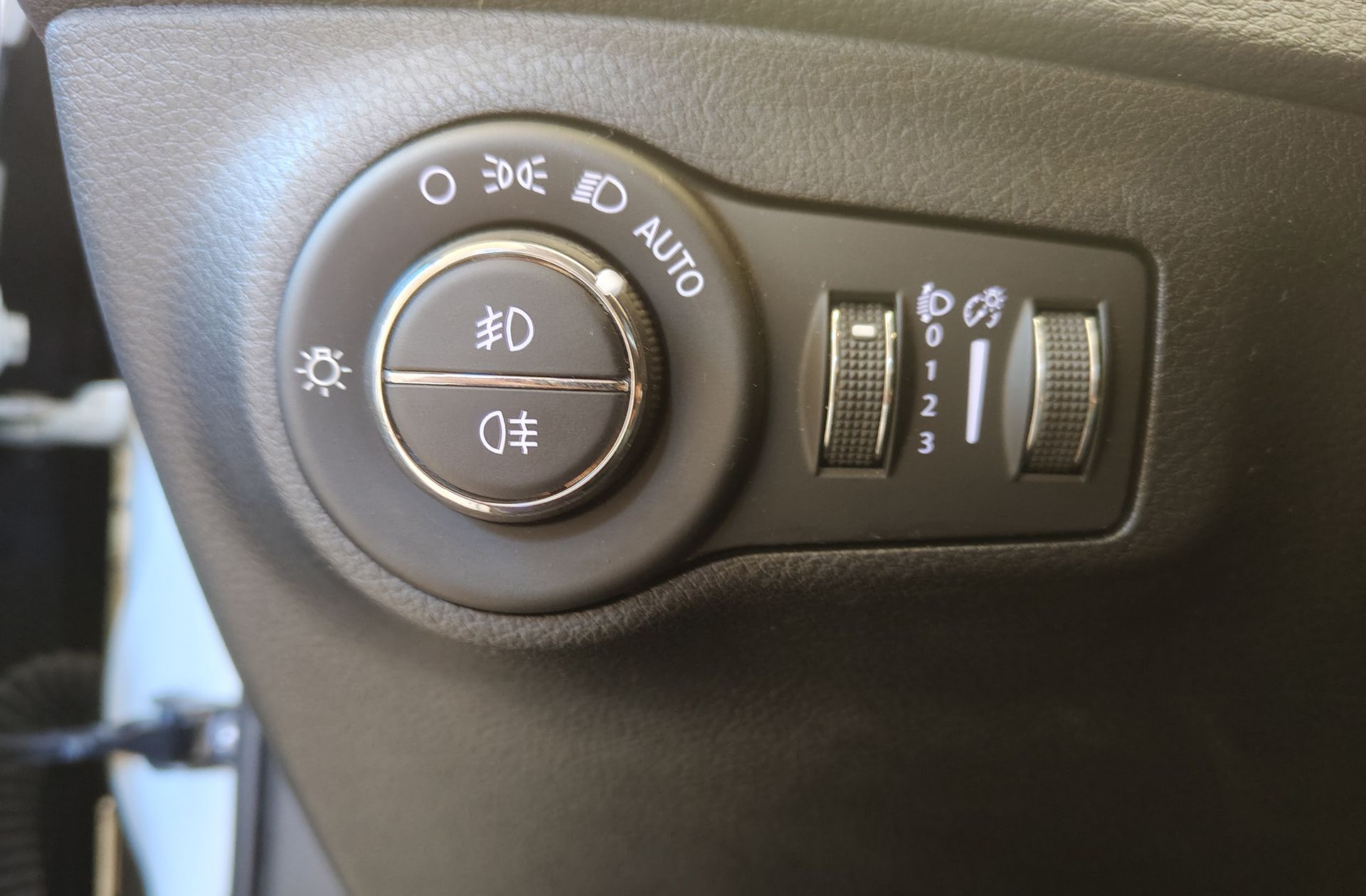 Jeep Compass 2.0 MultiJet Limited 4x4 AD - foto 23