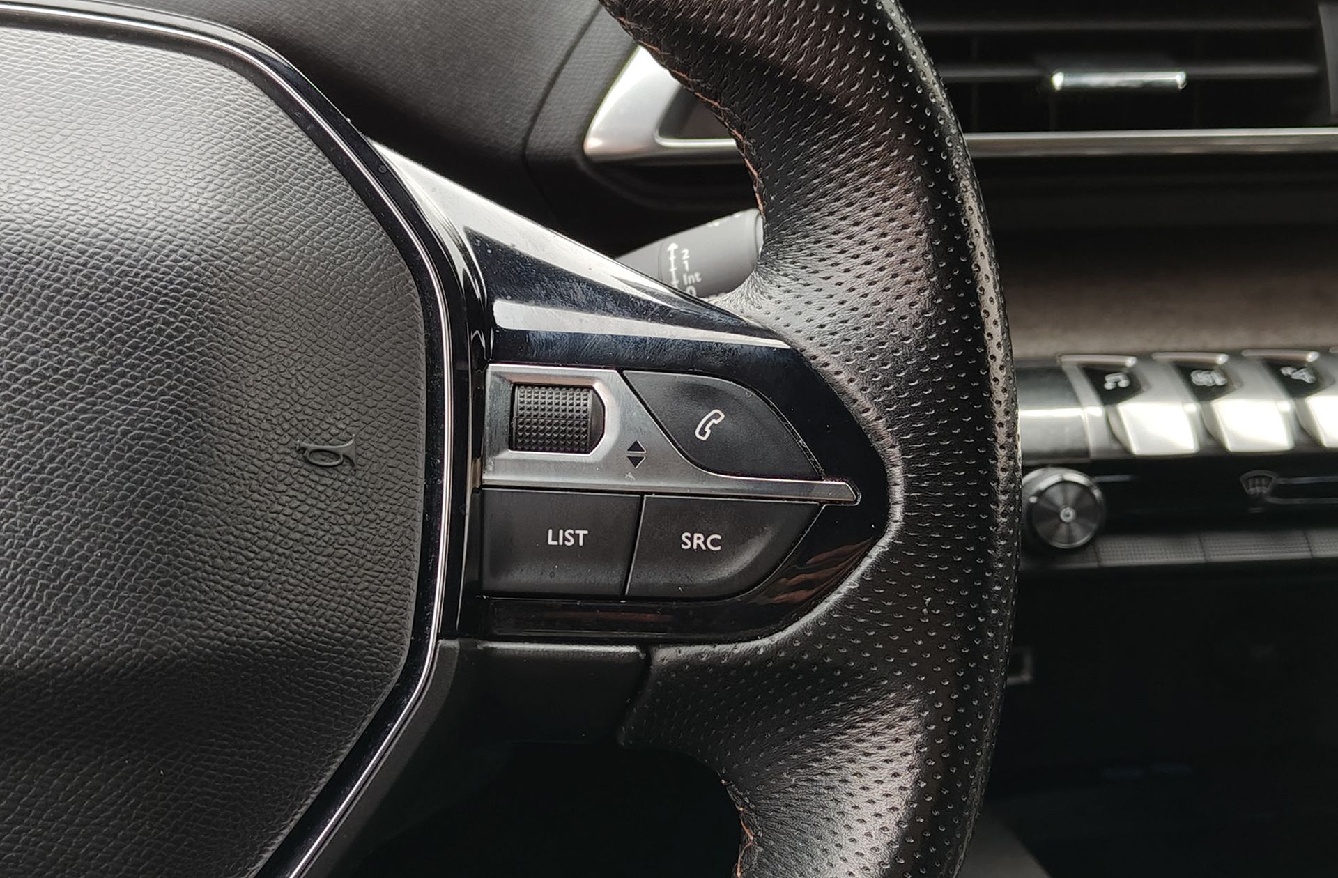 Peugeot 3008 PureTech 130 GT - foto 29