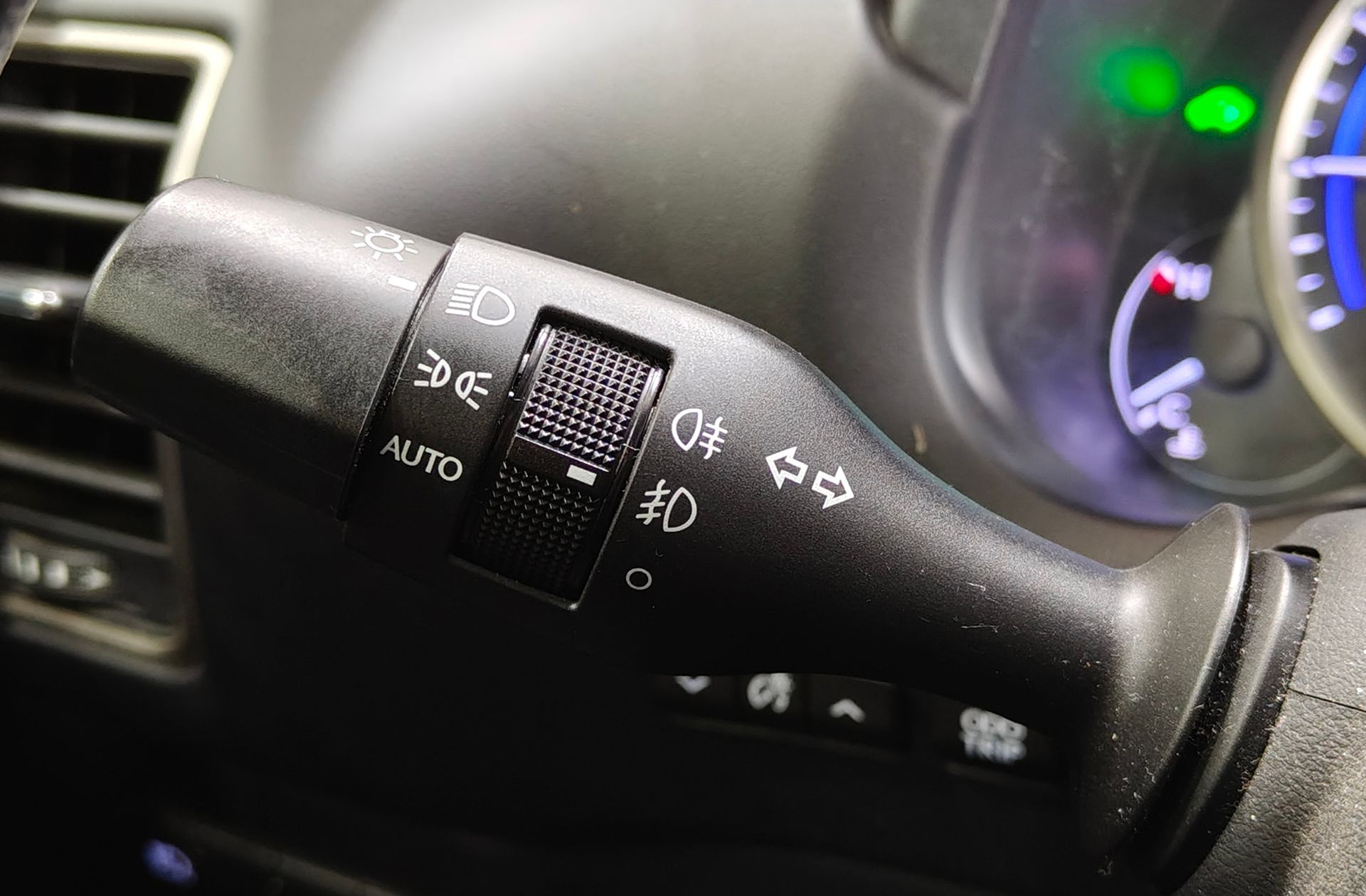 Lexus NX 300h Executive 4WD - foto 27