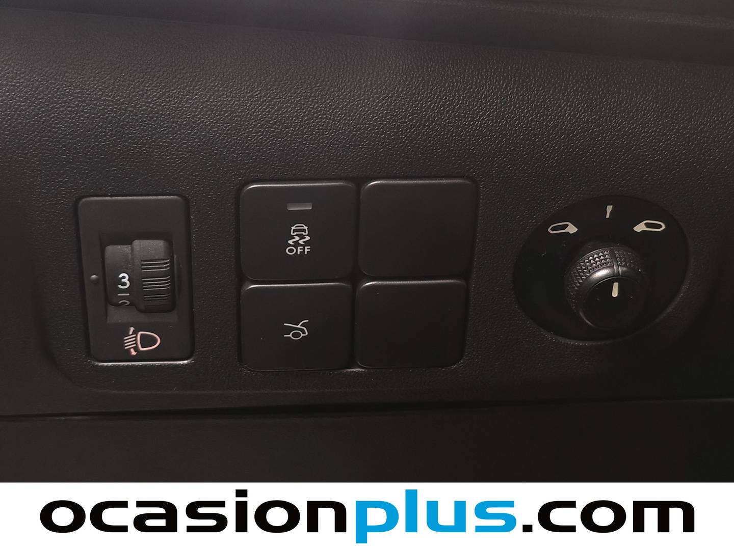 Equipamiento del Citroën C-Elysée Citroën C-Elysee BlueHDi 100 Exclusive (100 CV)