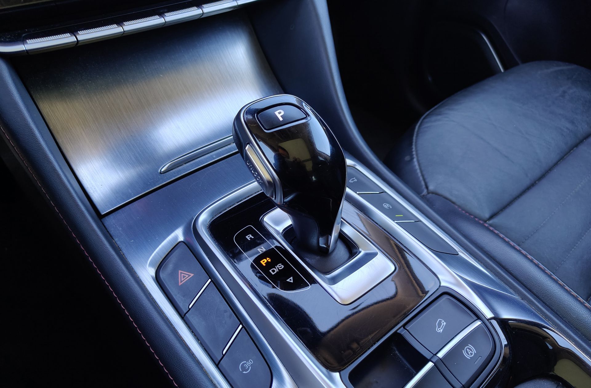 MG HS 1.5 Turbo GDI Luxury DCT - foto 6