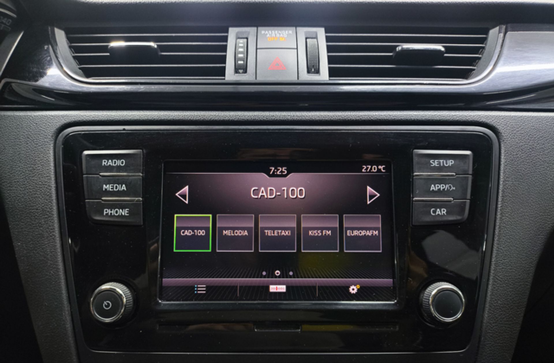 Škoda Spaceback 1.4 TSI Like DSG - foto 28