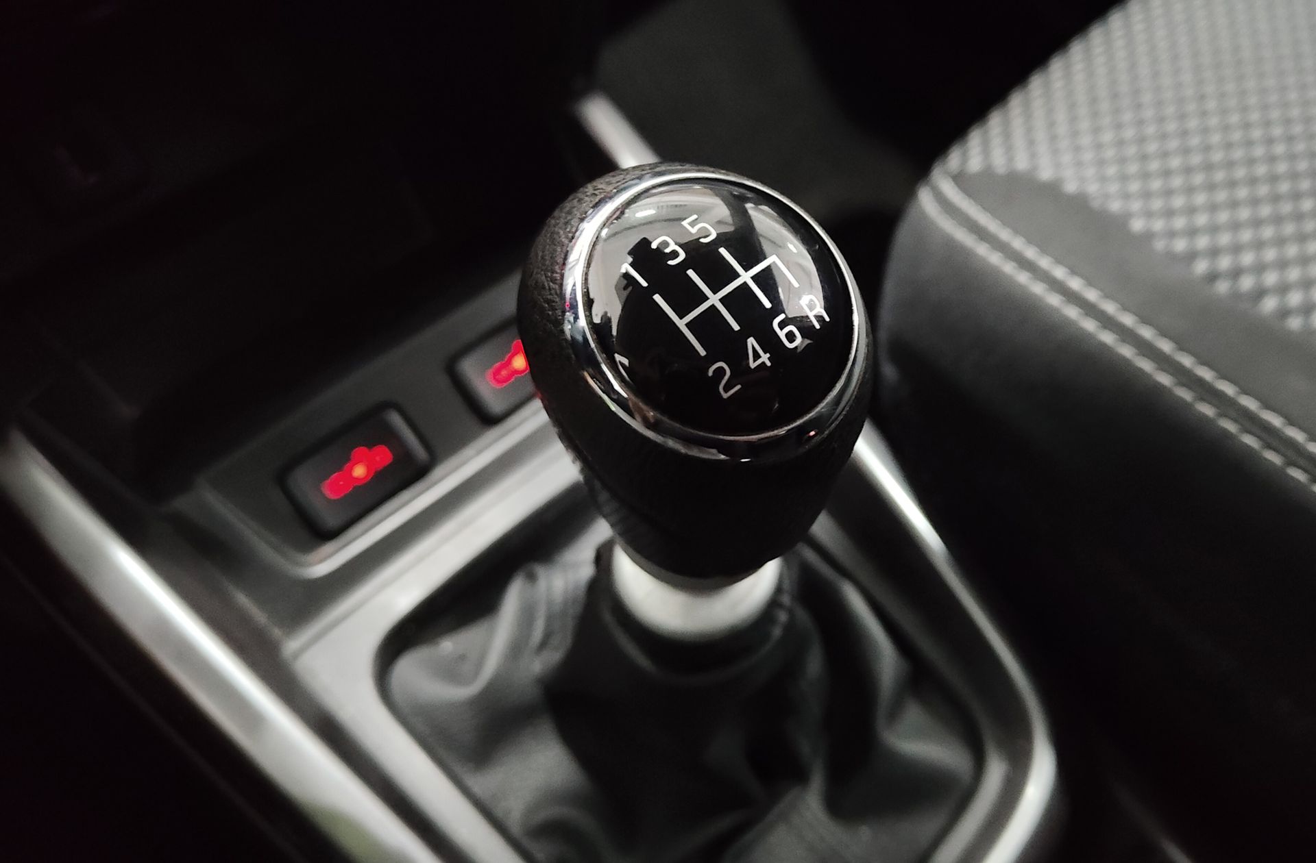 Suzuki Vitara 1.4 Turbo Mild Hybrid GLE - foto 5
