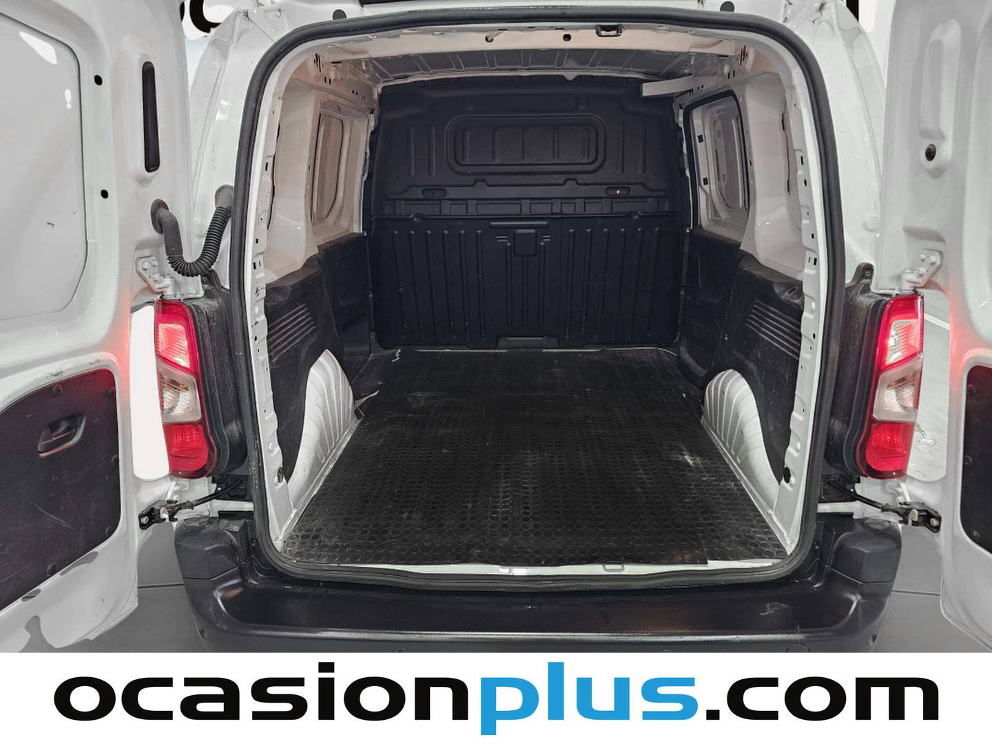 Foto asientos traseros Peugeot Partner Peugeot Partner BlueHDi 100 Standard 600kg (102 CV)
