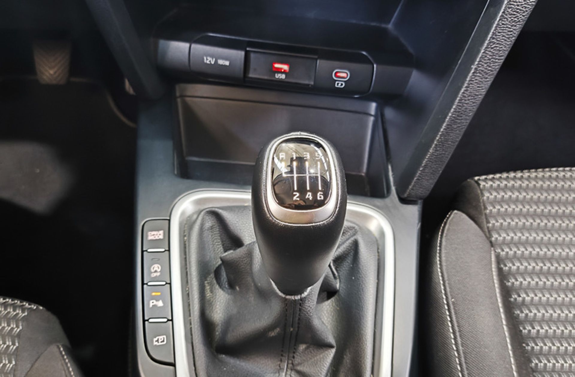 Kia Ceed 1.6 MHEV iMT Drive - foto 5