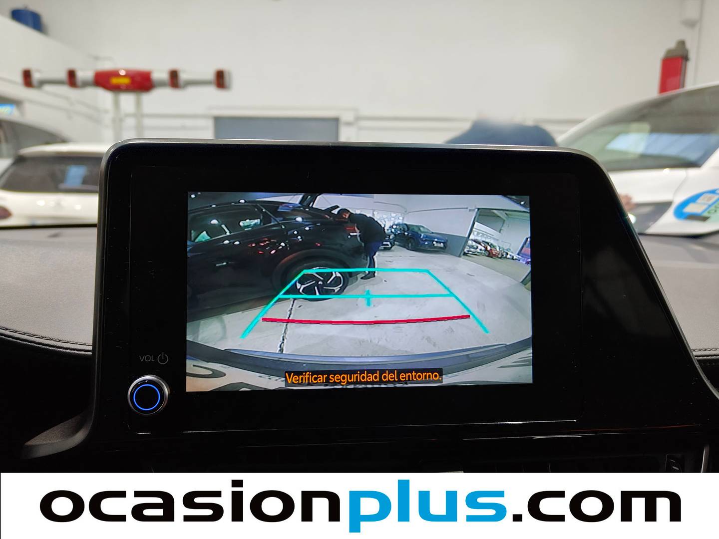 Extras y acabados del Toyota C-HR Toyota C-HR 1.8 125H Advance (122 CV)