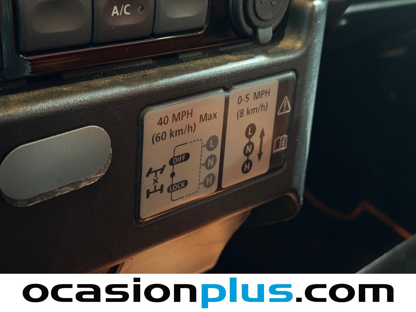 Foto Land Rover Defender Land Rover Defender 2.4 D 110 SW S (122 CV) 4X4