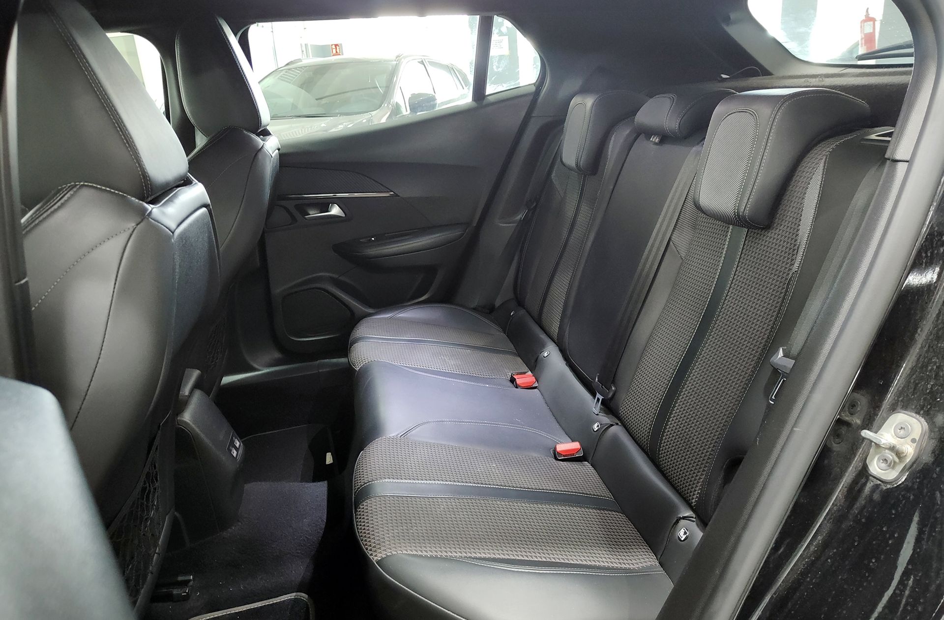 Peugeot 2008 PureTech 130 GT - foto 13