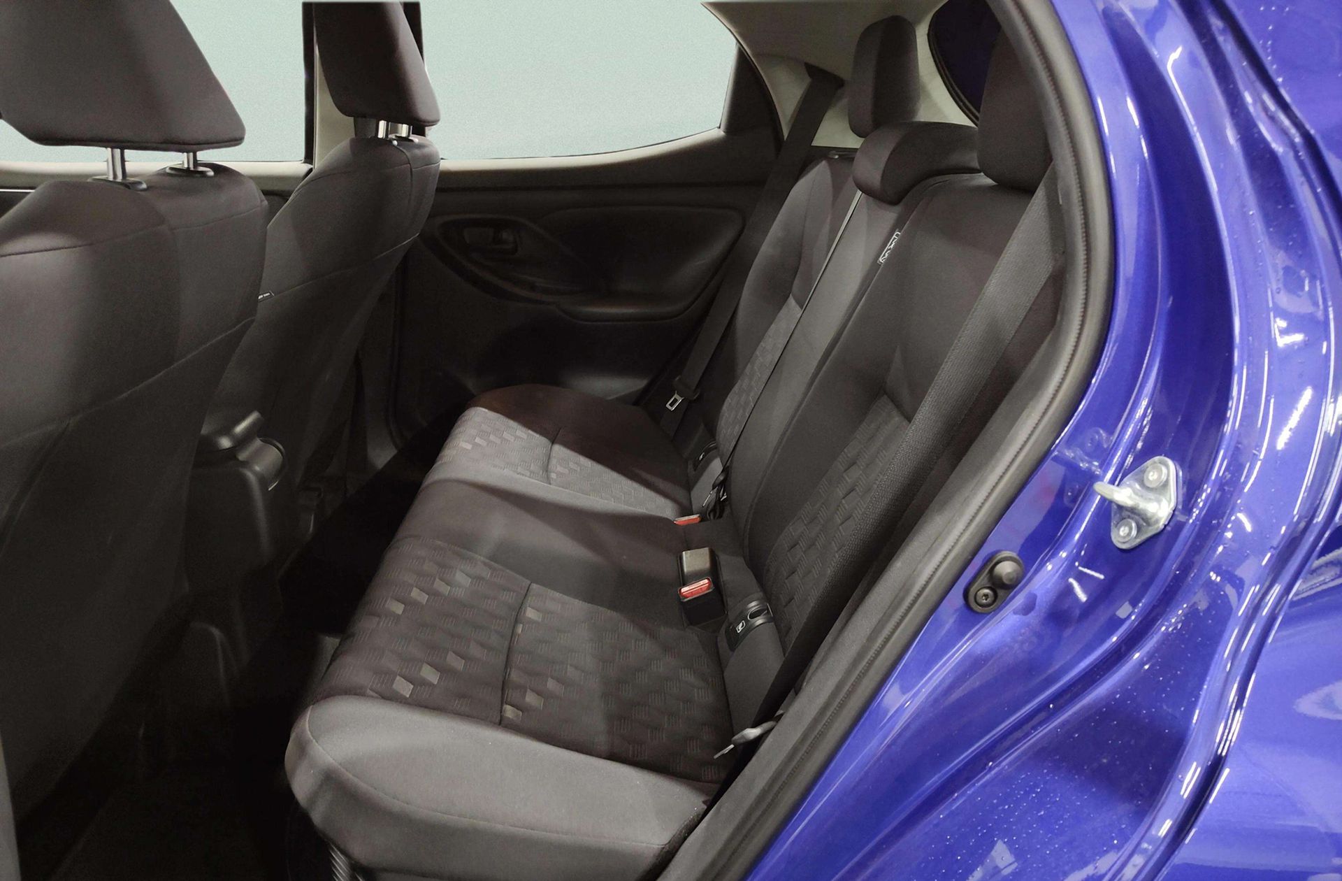 Toyota Yaris 120H Active Plus - foto 11
