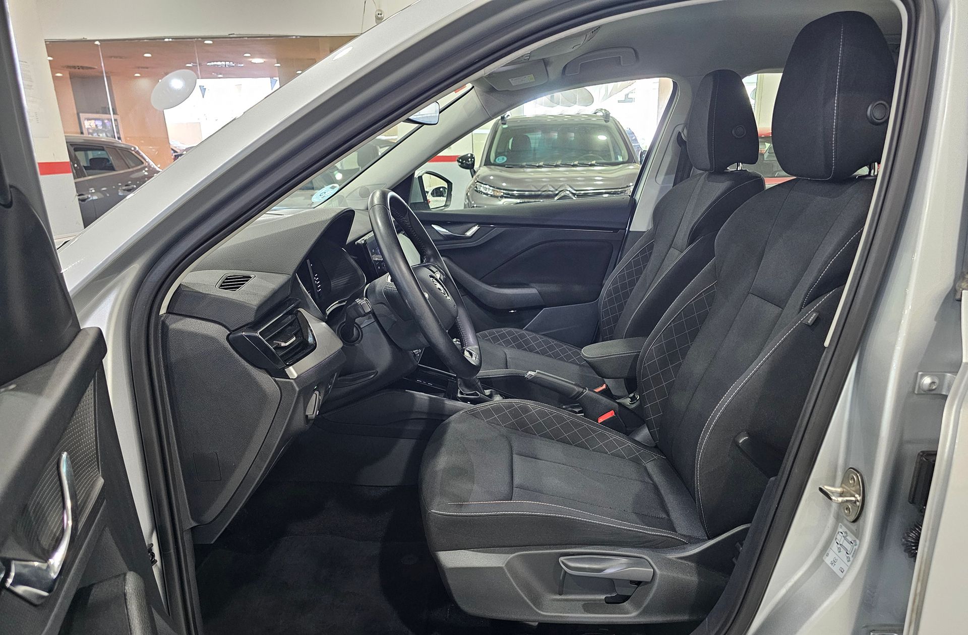 Škoda Kamiq 1.5 TSI Ambition DSG - foto 10
