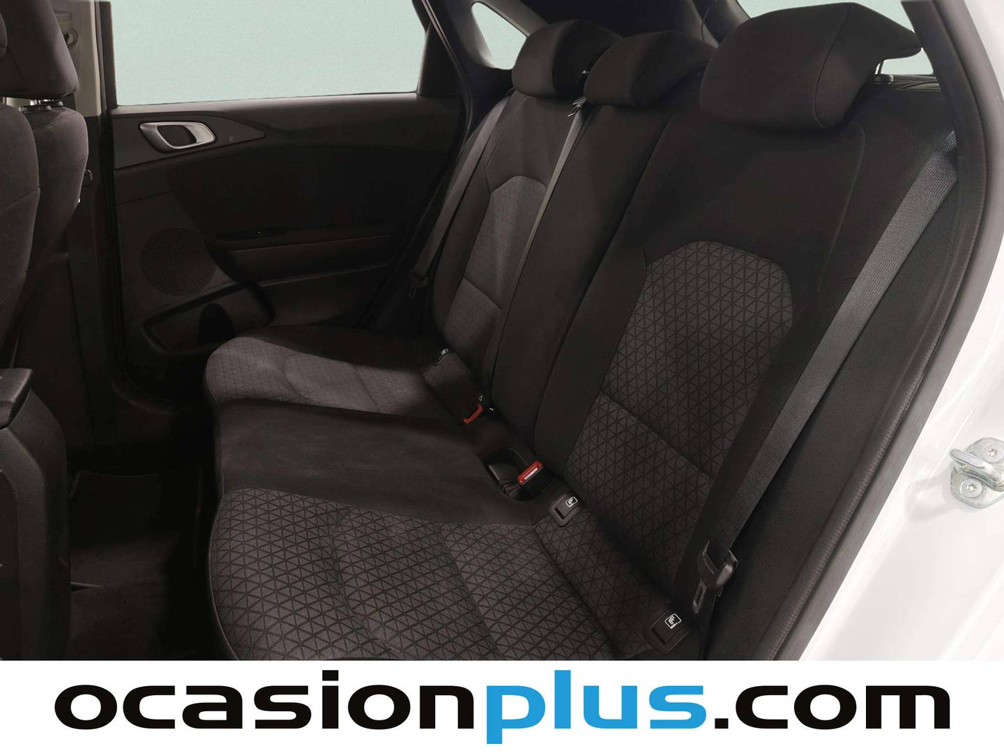 Foto asientos traseros KIA Ceed KIA Ceed 1.0 T-GDi Concept (100 CV)
