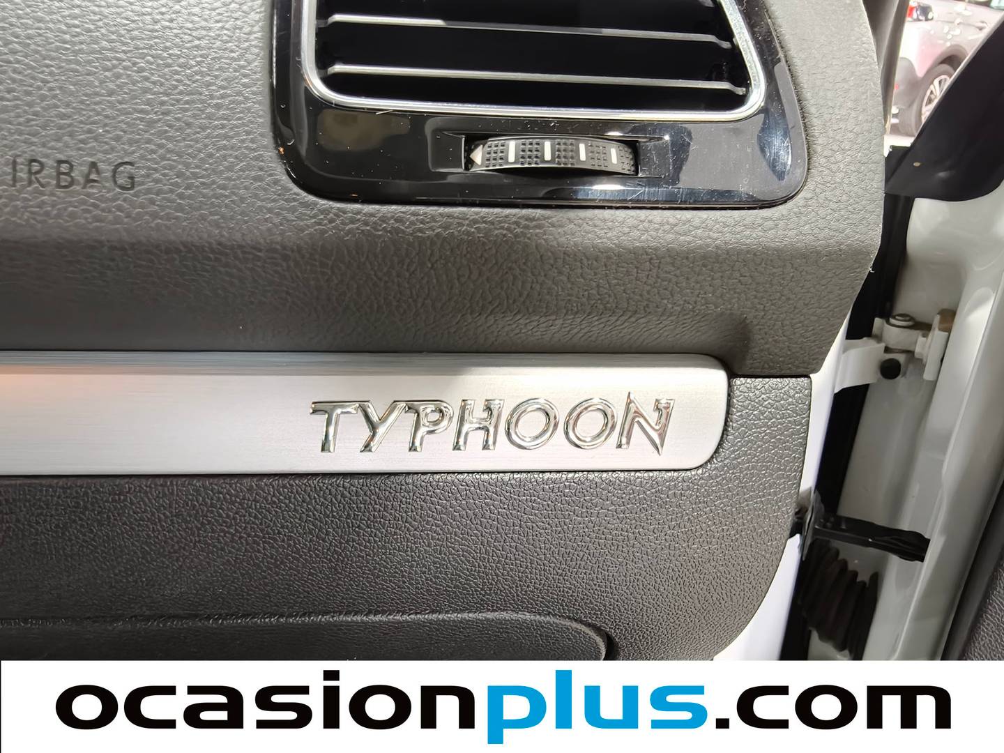 Extras y acabados del Volkswagen Scirocco Volkswagen Scirocco Typhoon by R-Line 1.4 TSI BMT  (125 CV)