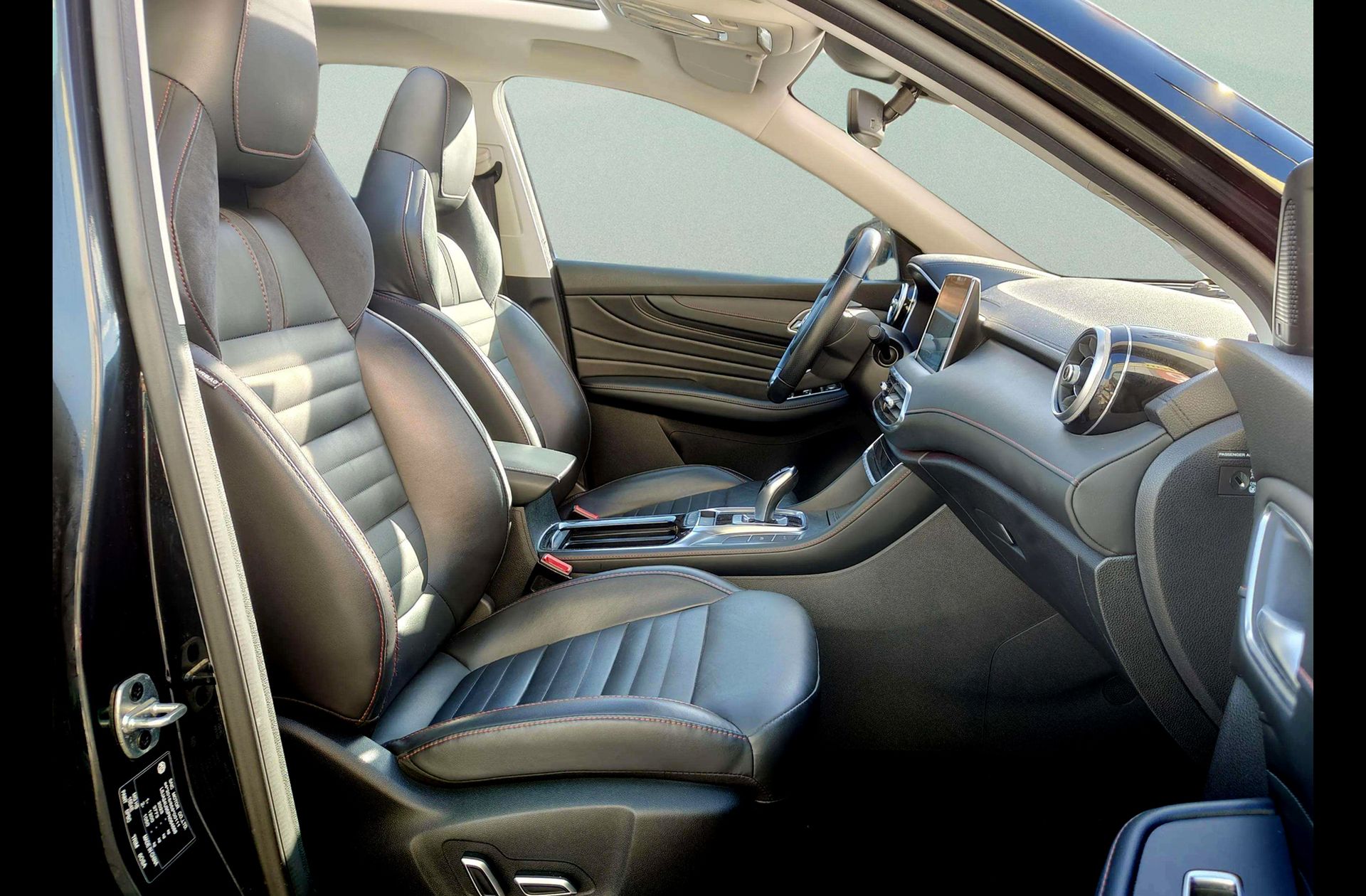 MG HS 1.5 Turbo GDI Luxury DCT - foto 23