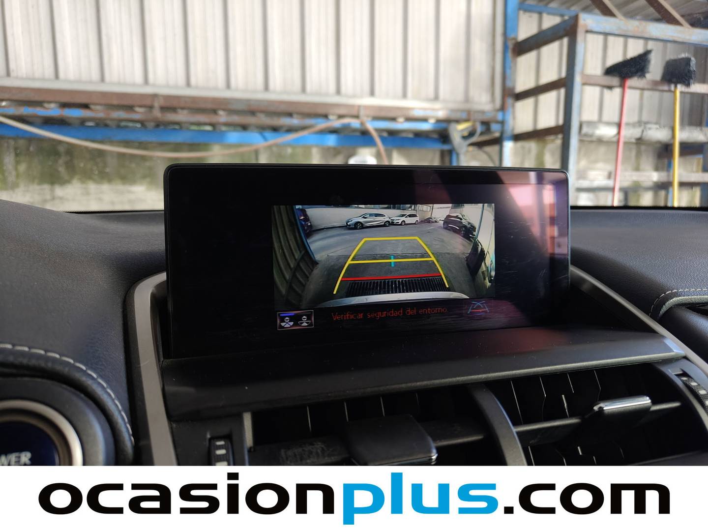Lexus NX Lexus NX 300h Business Navigation 2WD (197 CV) 197cv