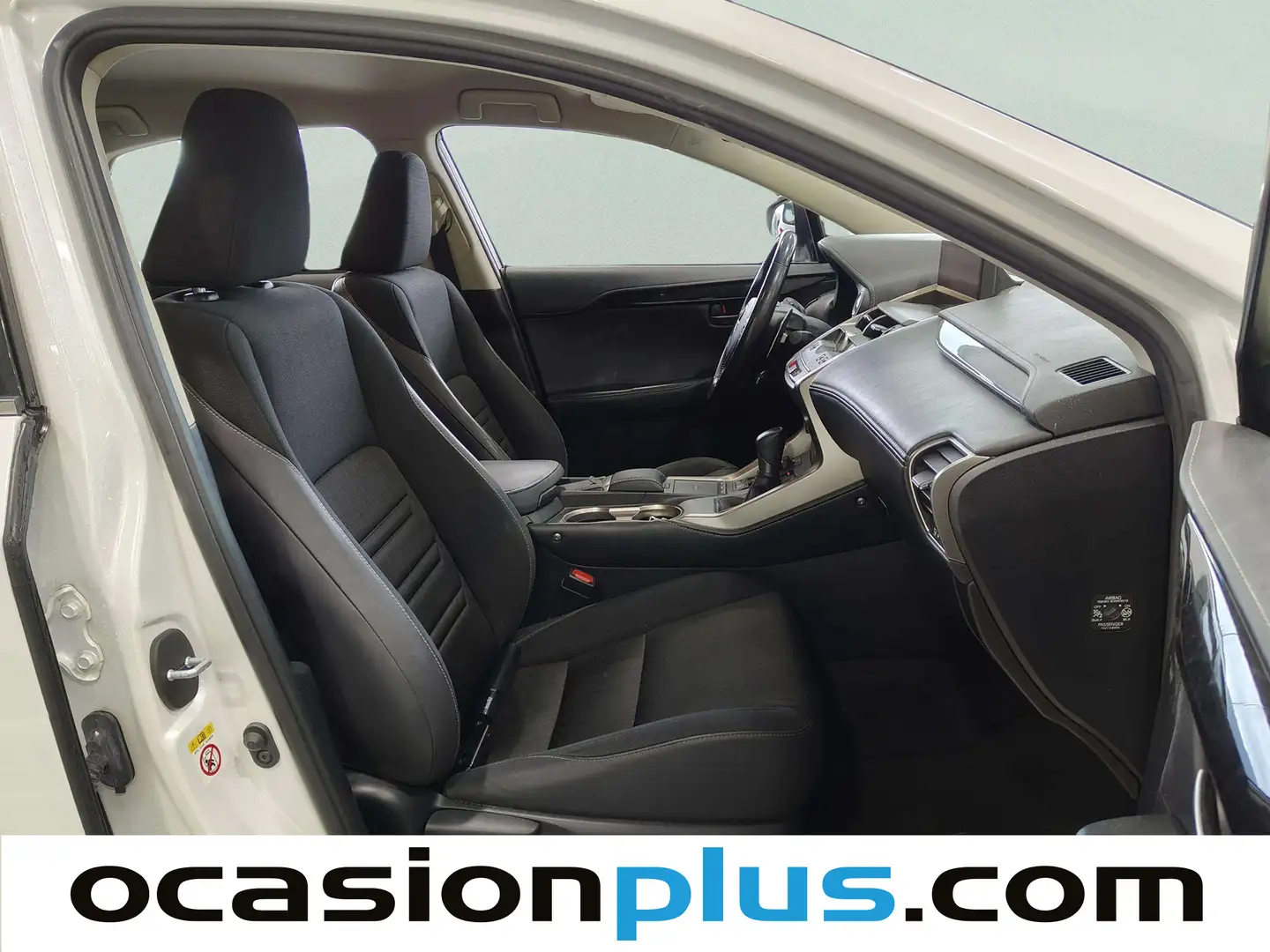 Foto Lexus NX Lexus NX Business Navigation 2WD  (197 CV)