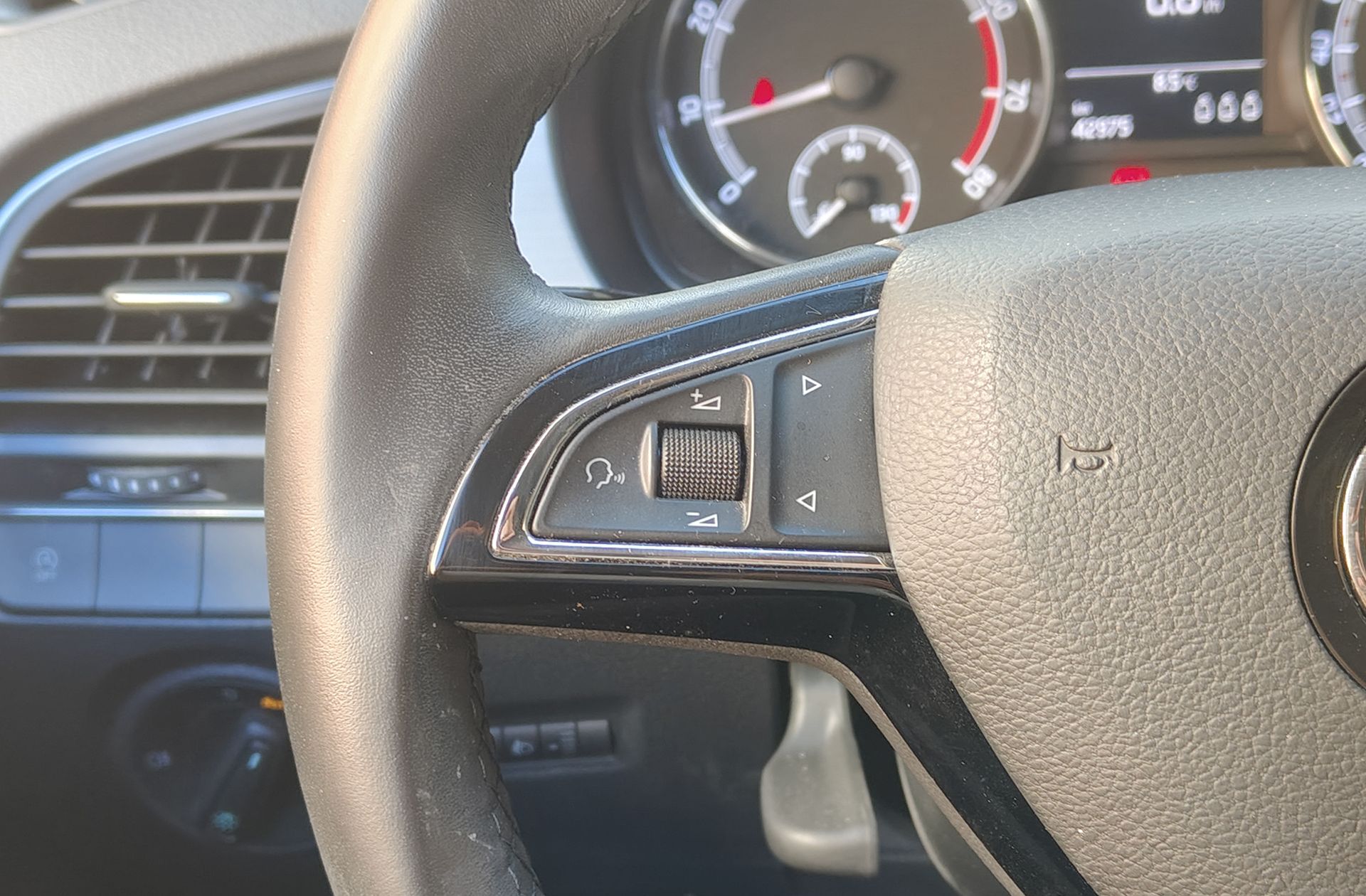 Škoda Fabia 1.0 MPI Ambition Plus - foto 23
