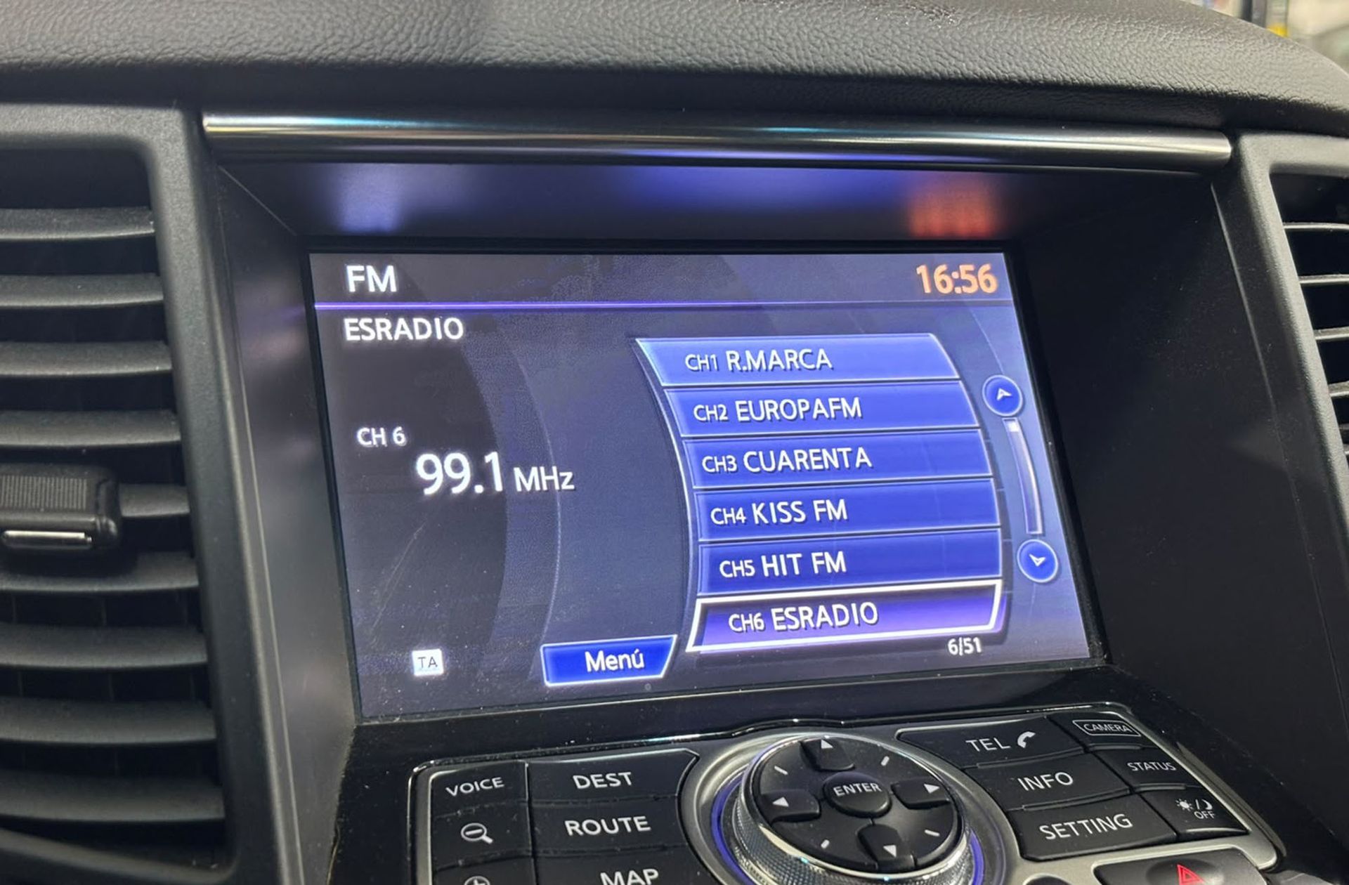 Infiniti QX70 3.0 D V6 S Design AWD - foto 35