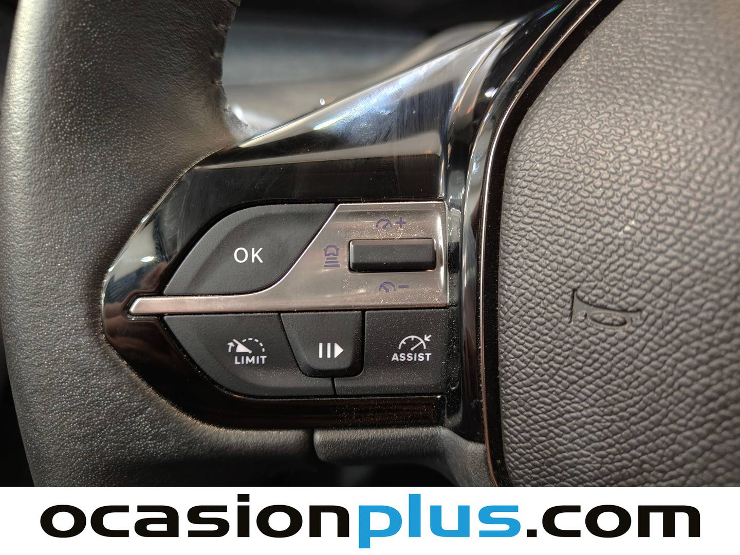 Peugeot 408 Peugeot 408 Allure Hybrid 145 eDCS6 (145 CV) 145cv
