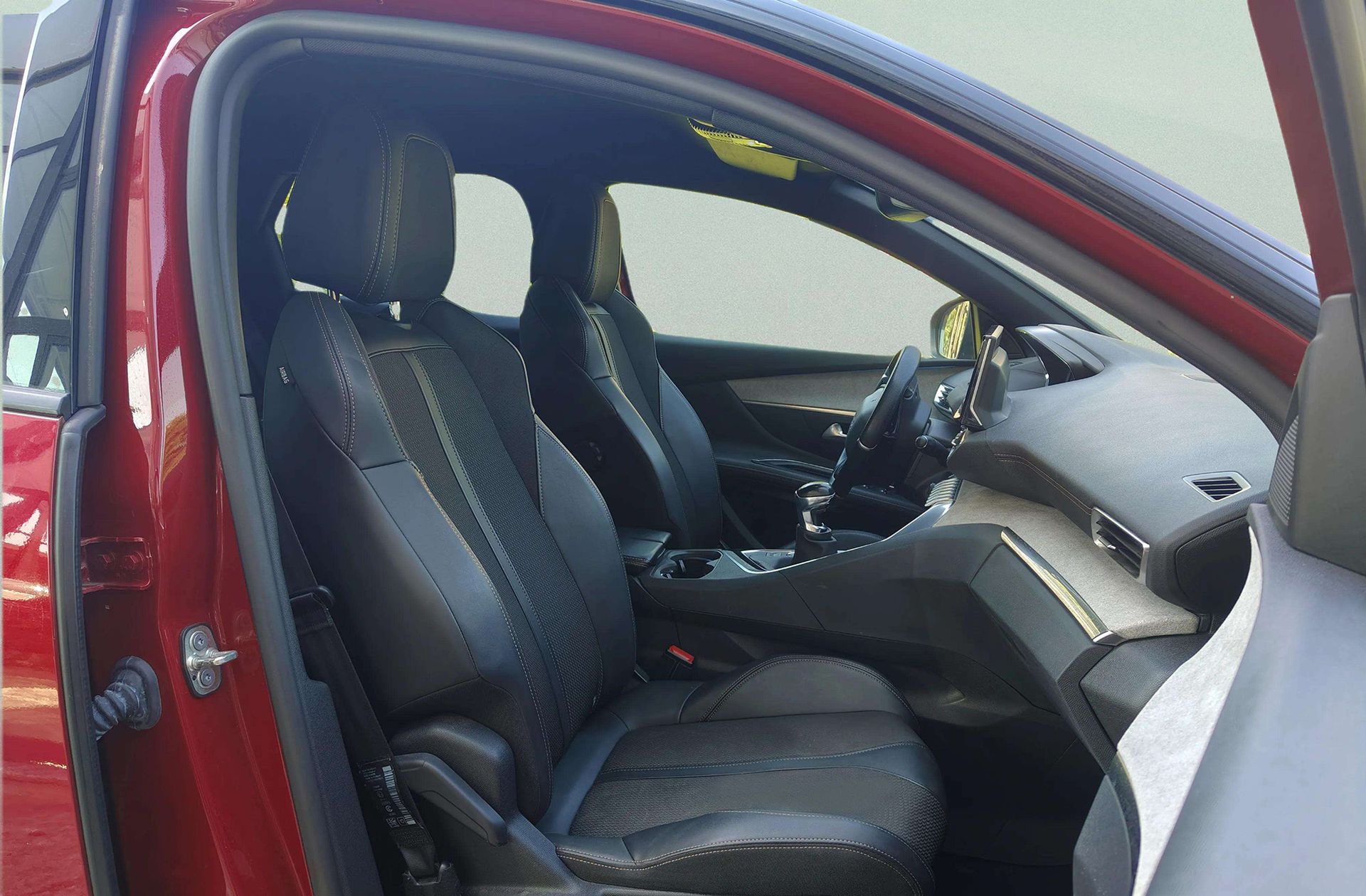 Peugeot 3008 PureTech 130 GT - foto 21