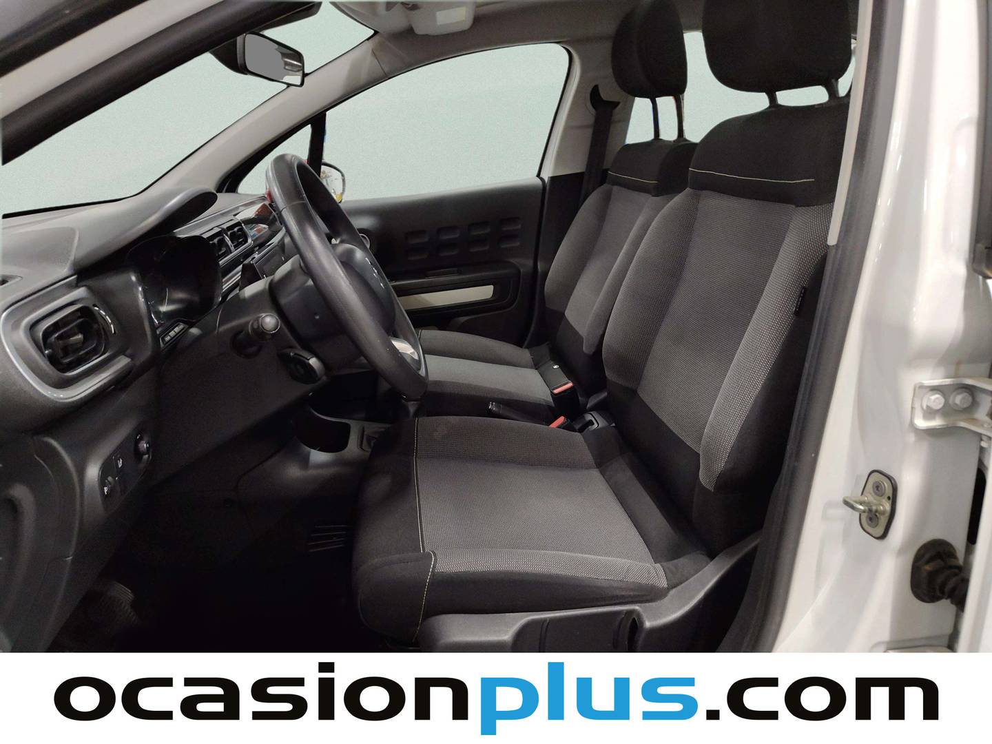 Foto asientos delanteros Citroën C3 Citroën C3 PureTech 82 Feel (83 CV)