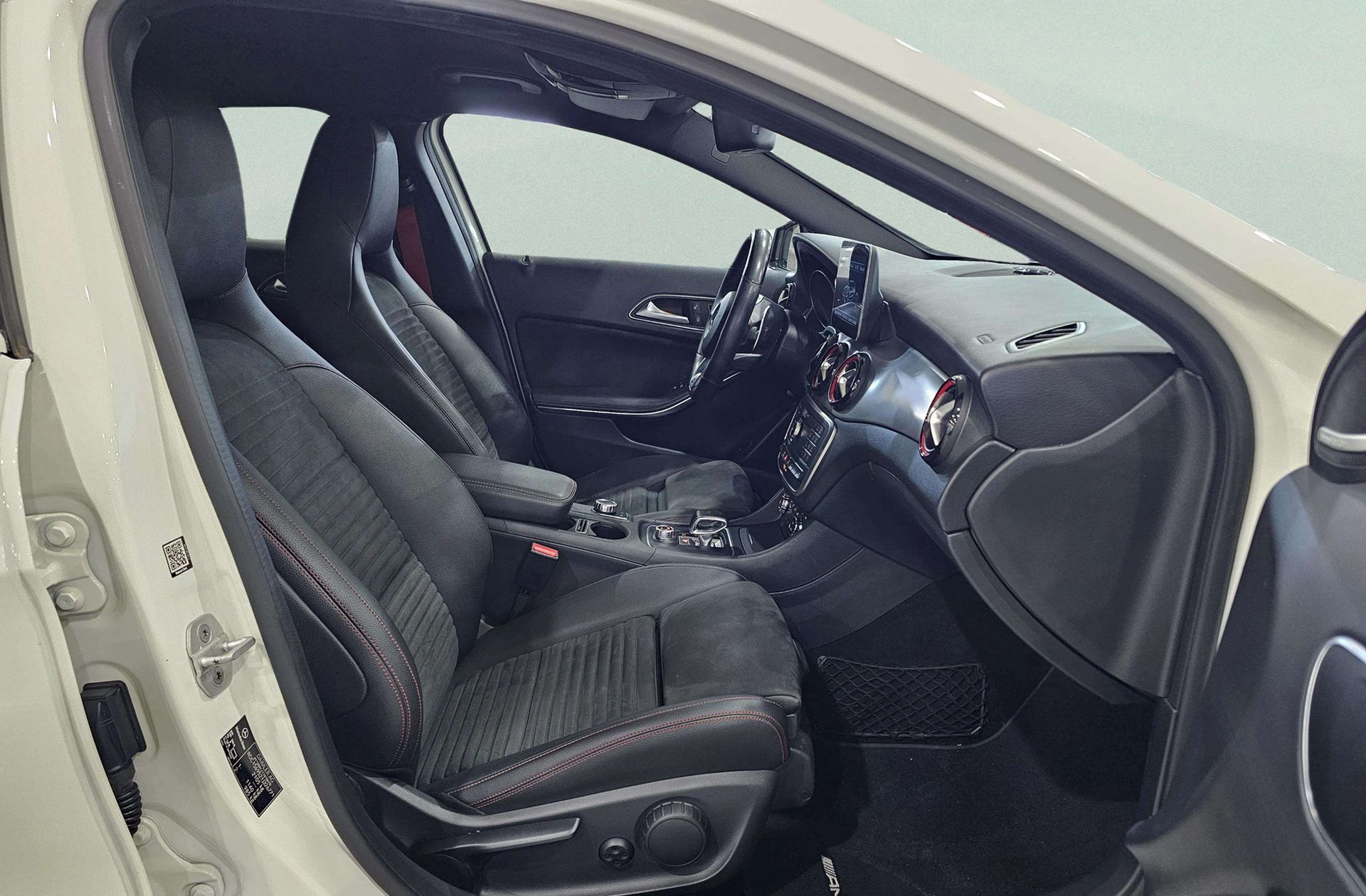 Mercedes-Benz GLA AMG 45 4Matic - foto 26