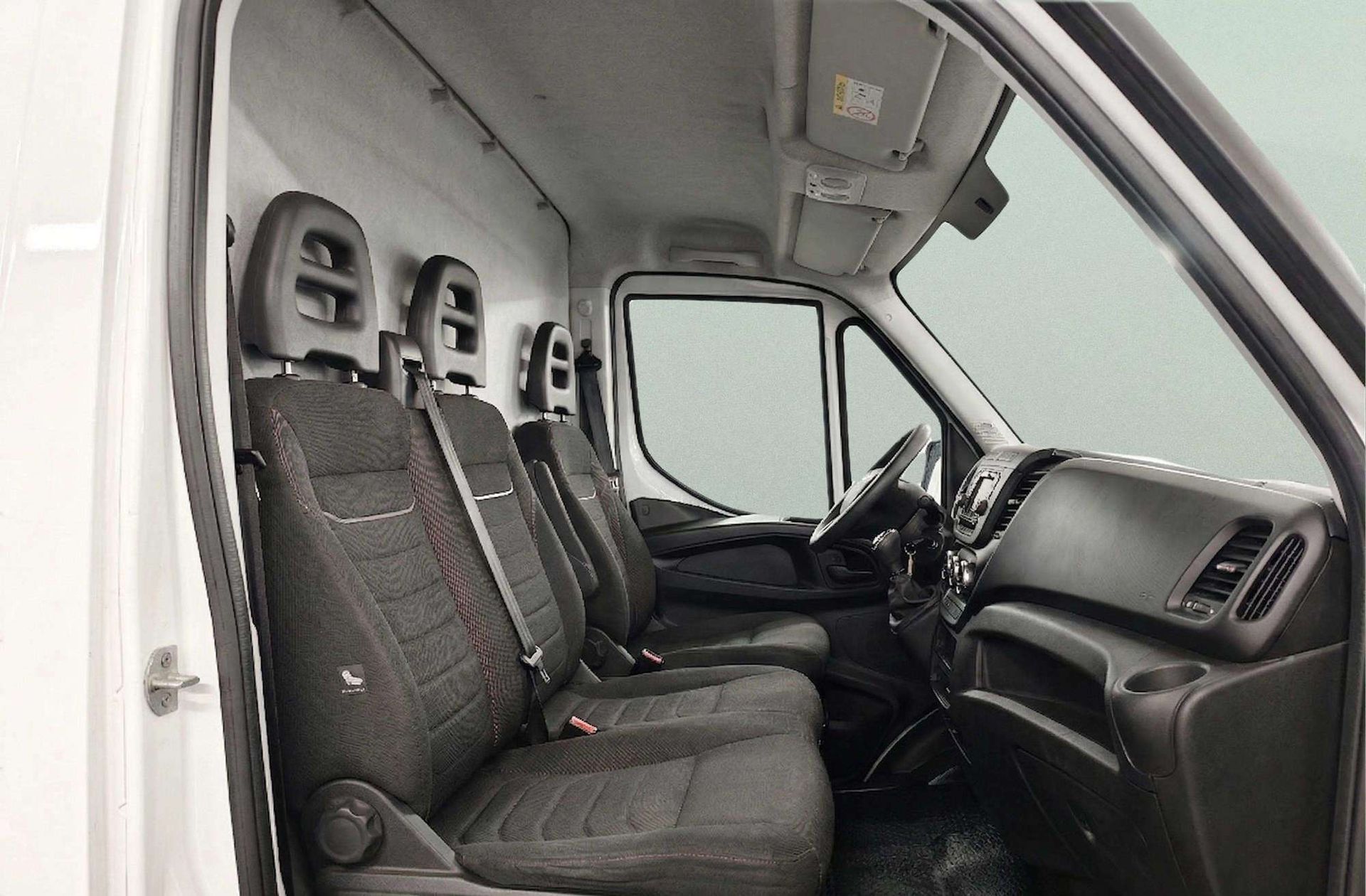 Iveco Daily Furgon 35S 16 V 3520L/H2 - foto 18