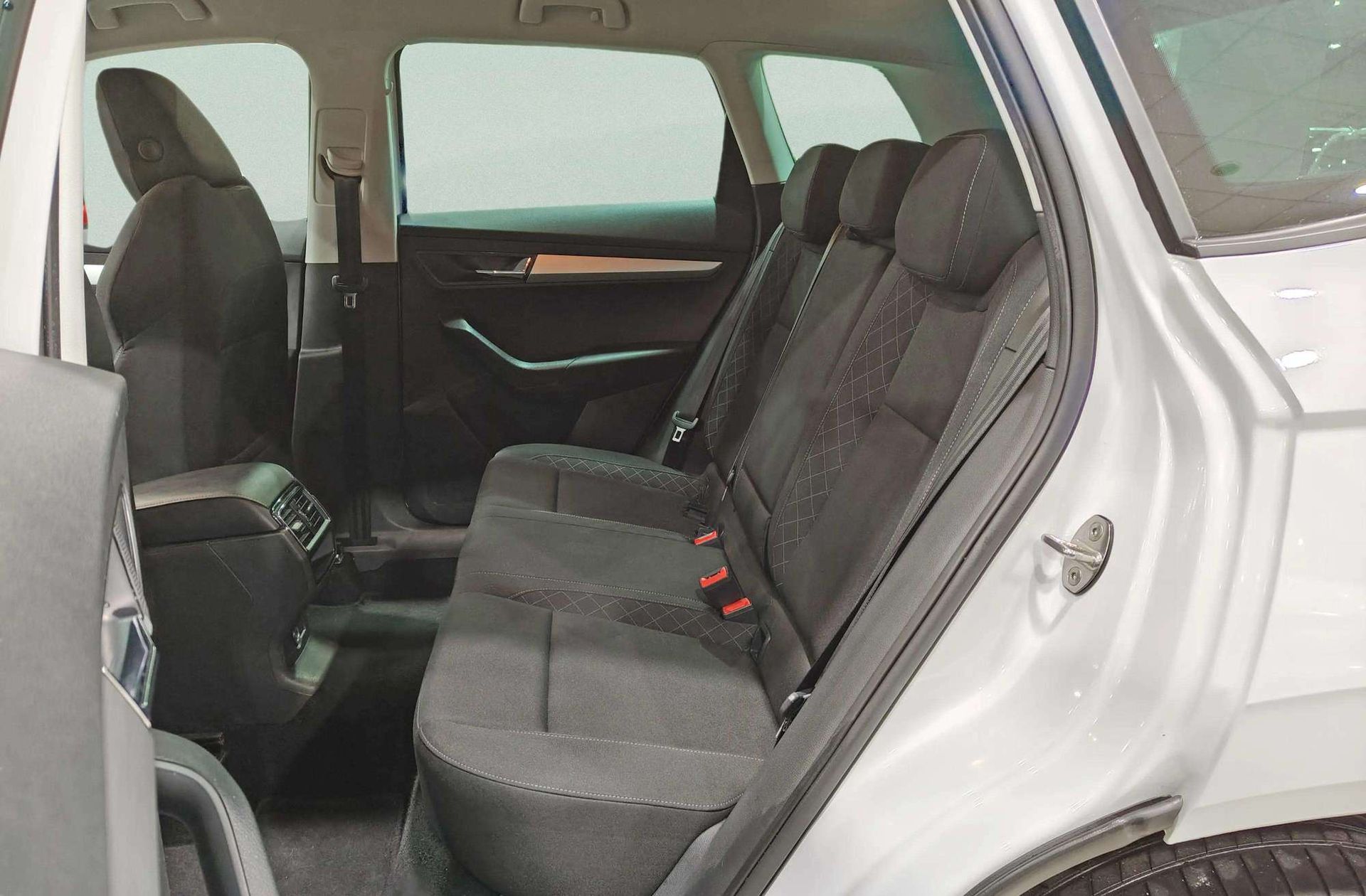 Škoda Karoq 1.6 TDI Ambition - foto 11